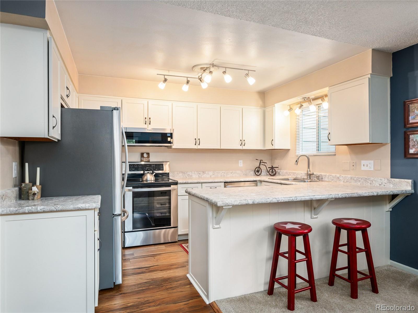 521 W Crestline Circle 10A3, Littleton  MLS: 6016973 Beds: 2 Baths: 2 Price: $390,000