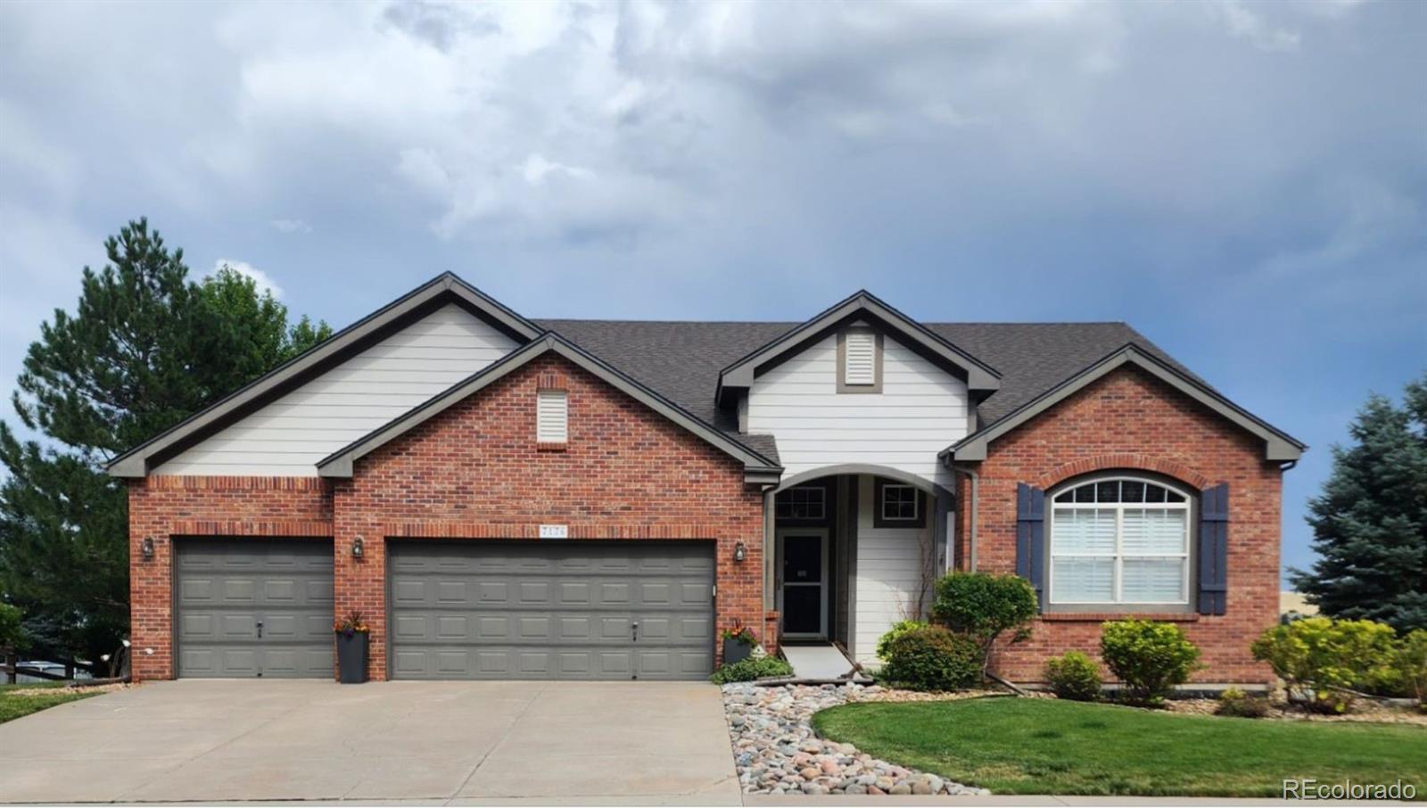 7176  Red Mesa Drive, littleton MLS: 6460591 Beds: 3 Baths: 2 Price: $800,000