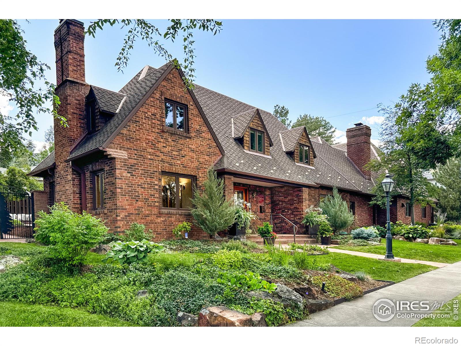 750  Cascade Avenue, boulder MLS: 4567891016422 Beds: 4 Baths: 4 Price: $4,450,000