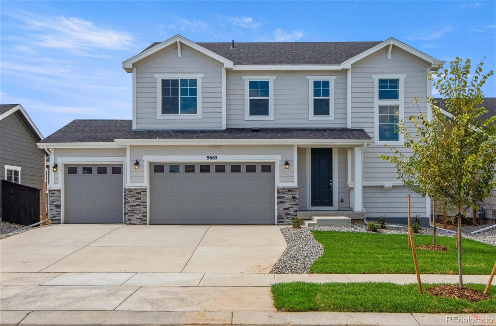 9665  Ceylon Court, commerce city MLS: 7470551 Beds: 4 Baths: 4 Price: $699,950