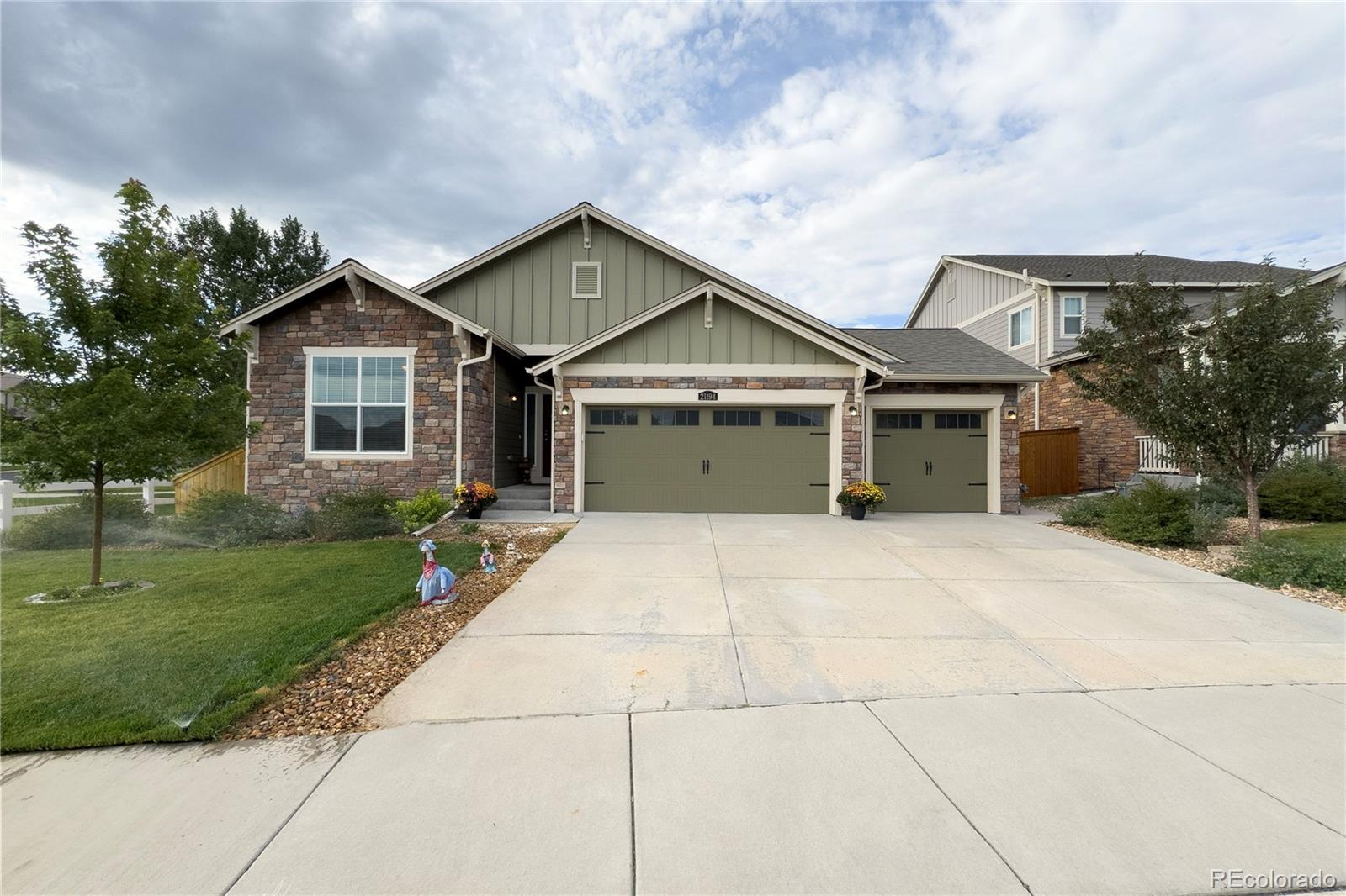 21194 E Doane Place, aurora MLS: 3435804 Beds: 6 Baths: 4 Price: $750,000