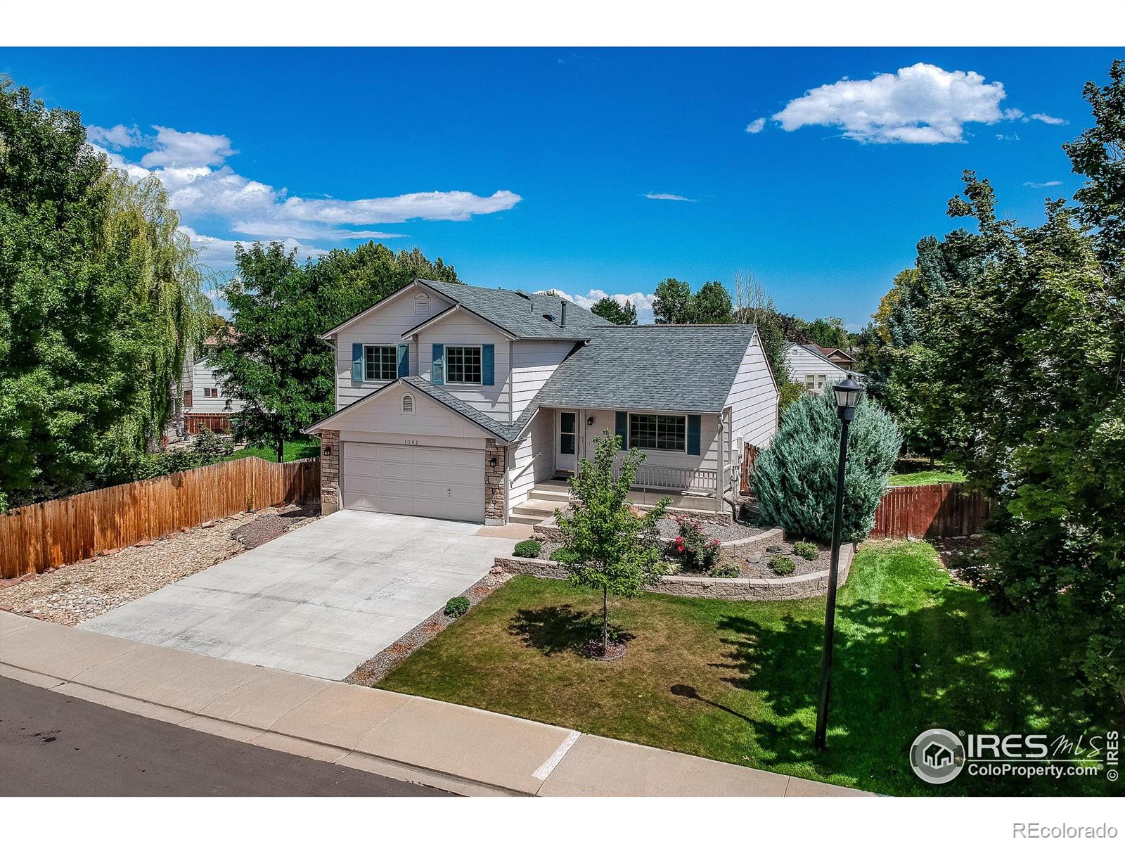 1102  Red Oak Drive, longmont MLS: 4567891016628 Beds: 3 Baths: 3 Price: $539,900