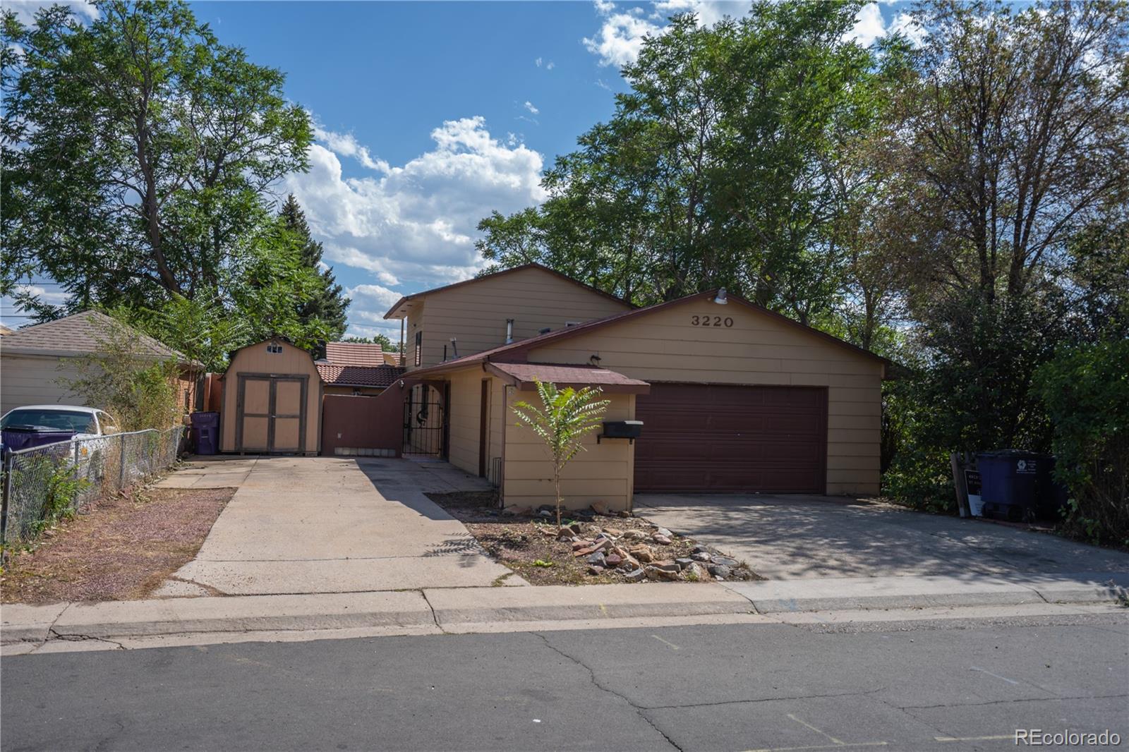 3220 W Nevada Place, denver MLS: 8057162 Beds: 5 Baths: 4 Price: $475,000