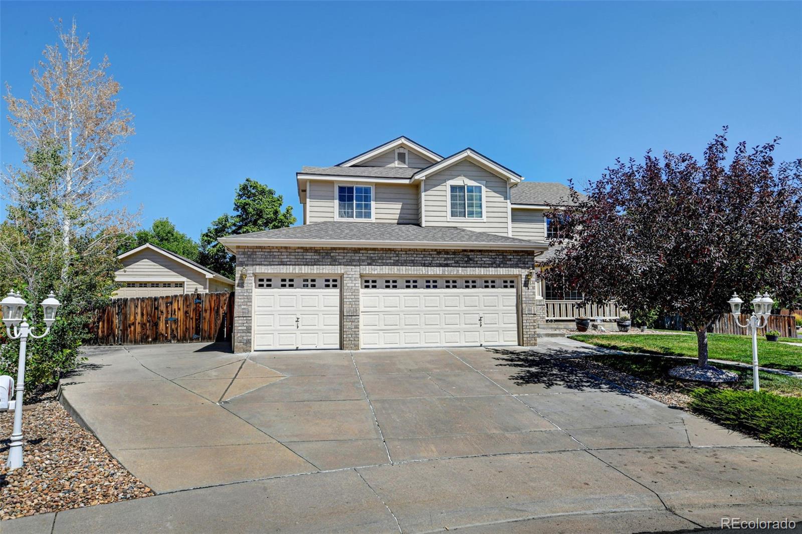 11489  Paris Court, commerce city MLS: 7608851 Beds: 4 Baths: 3 Price: $689,000