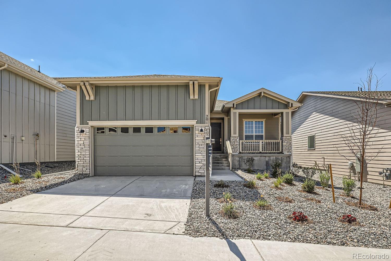 201  Leafy Aster Lane, castle rock MLS: 3337297 Beds: 3 Baths: 2 Price: $685,000