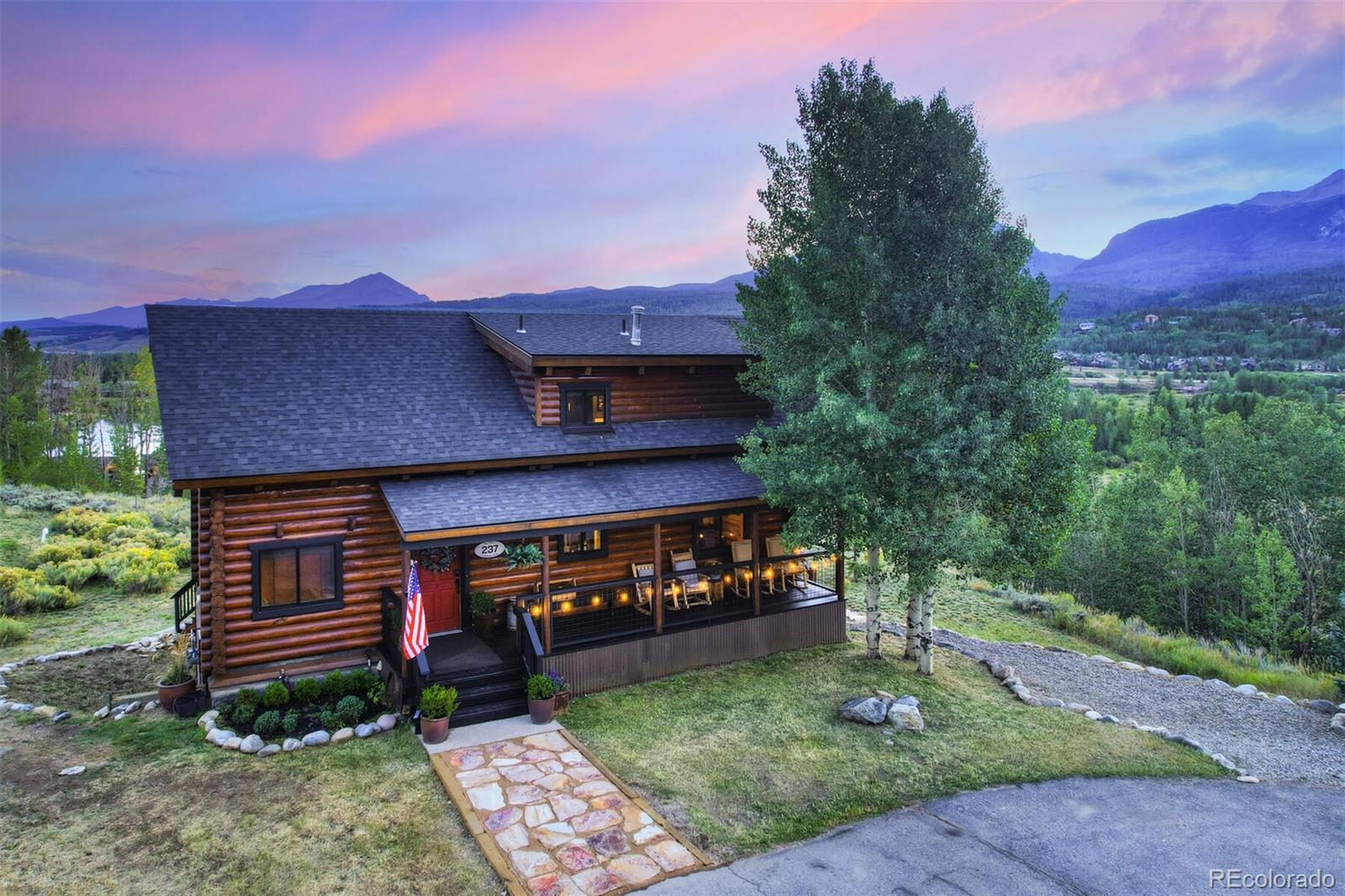 237 s hillside drive, Silverthorne sold home. Closed on 2024-11-18 for $1,675,000.