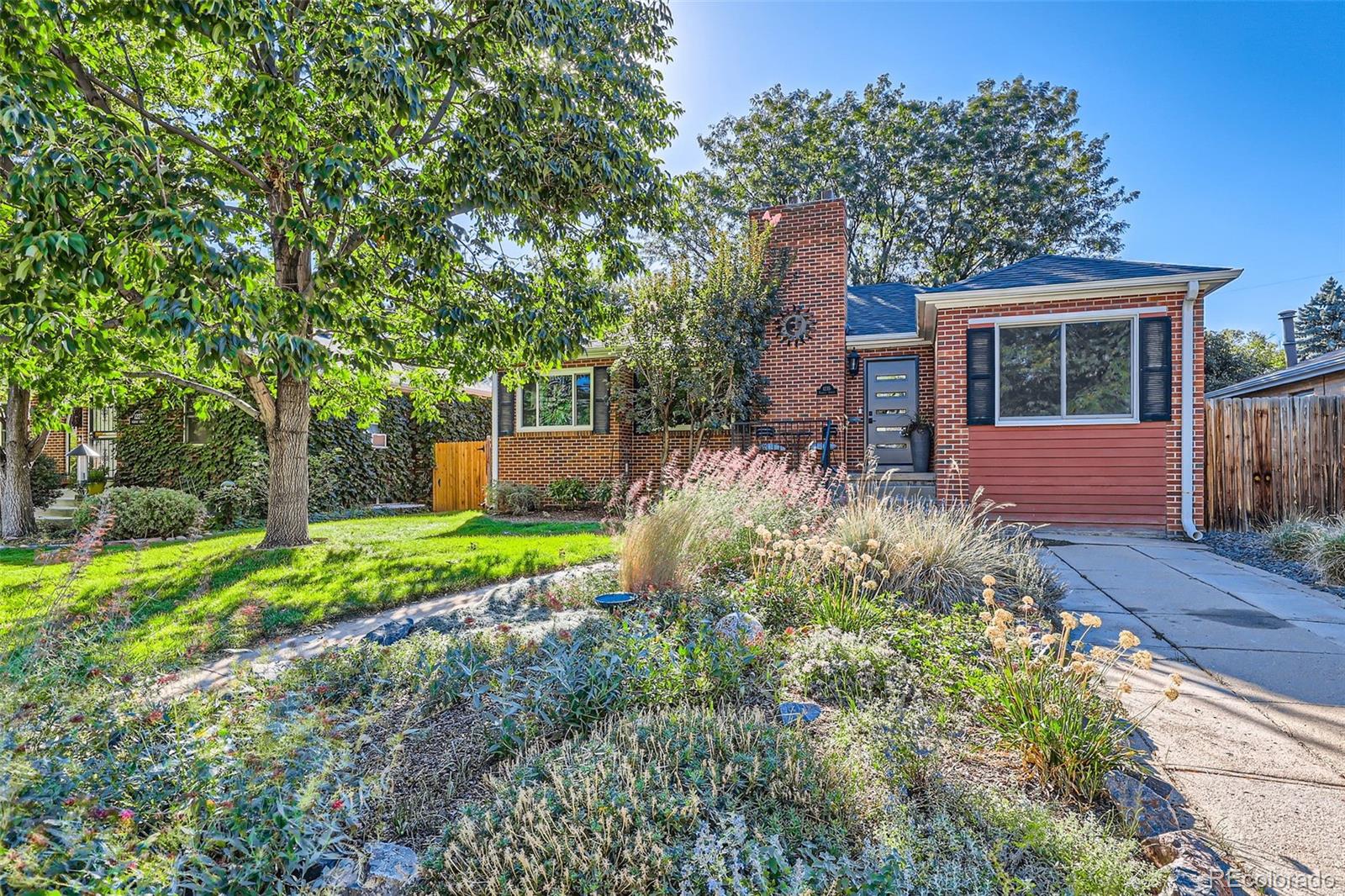 1235  fairfax street, Denver sold home. Closed on 2024-10-24 for $685,000.