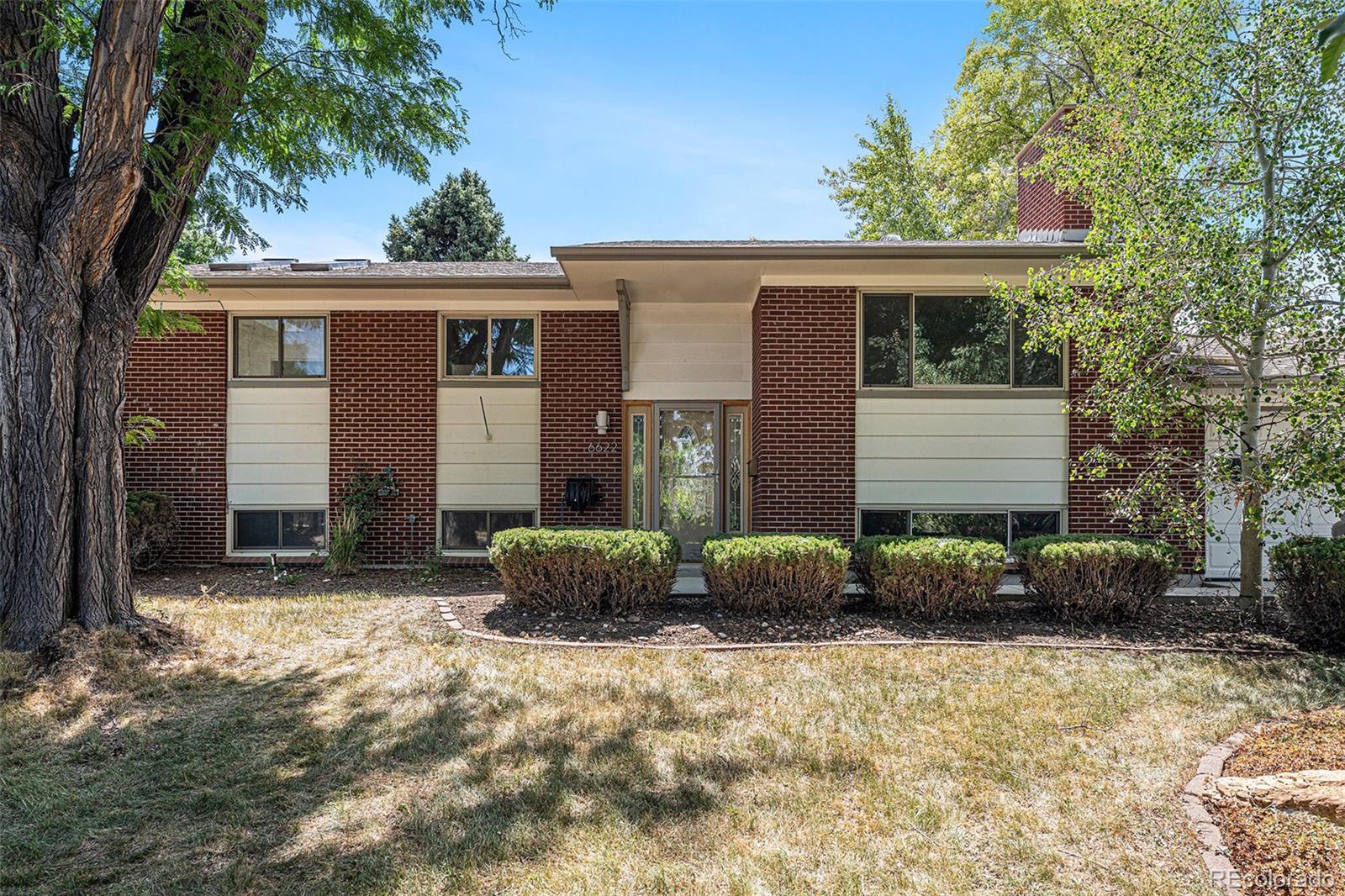 6622 E Cornell Avenue, denver MLS: 4171716 Beds: 5 Baths: 4 Price: $699,000