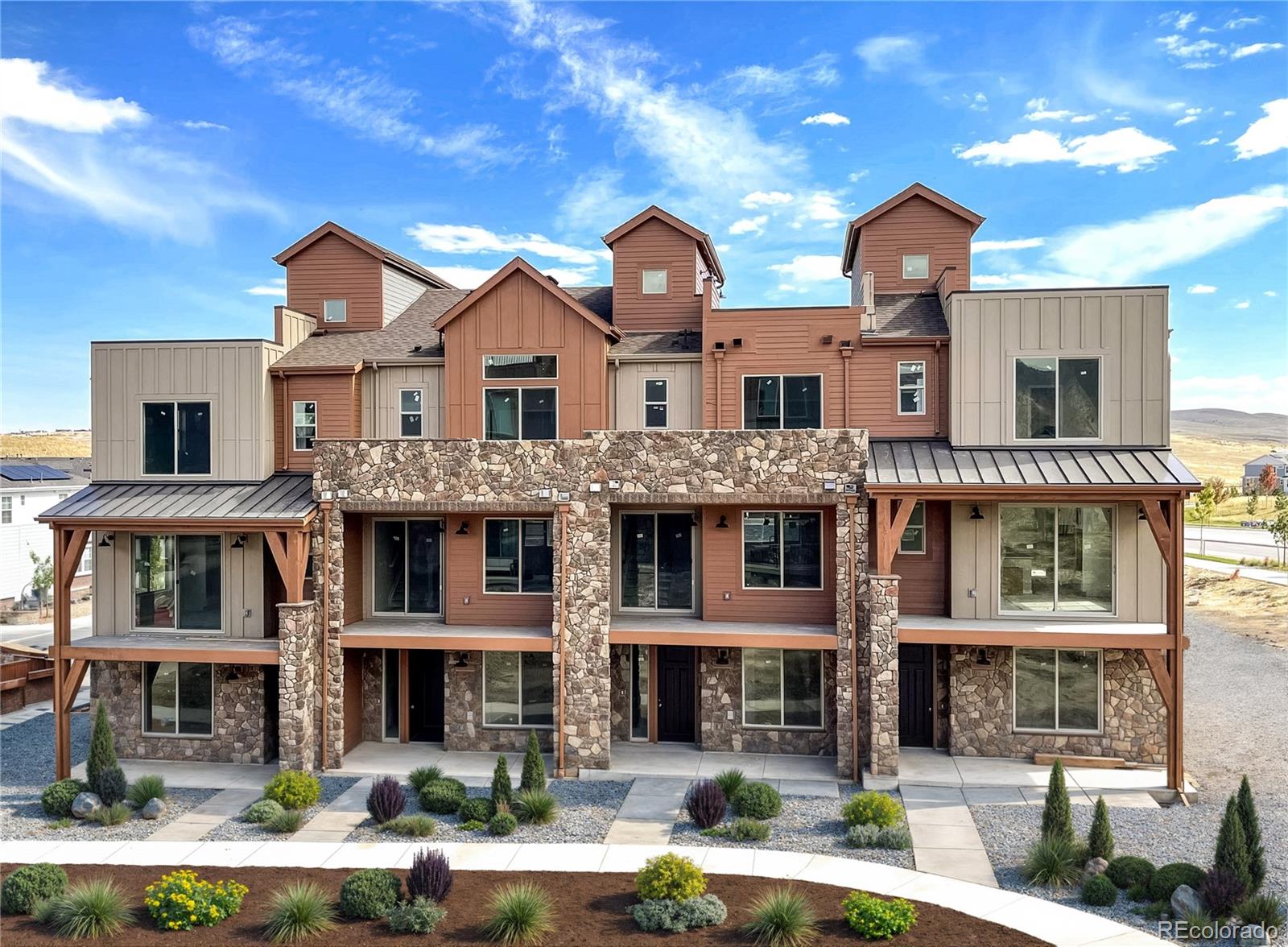 9659  Browns Peak Circle , Littleton  MLS: 5436670 Beds: 4 Baths: 4 Price: $674,990