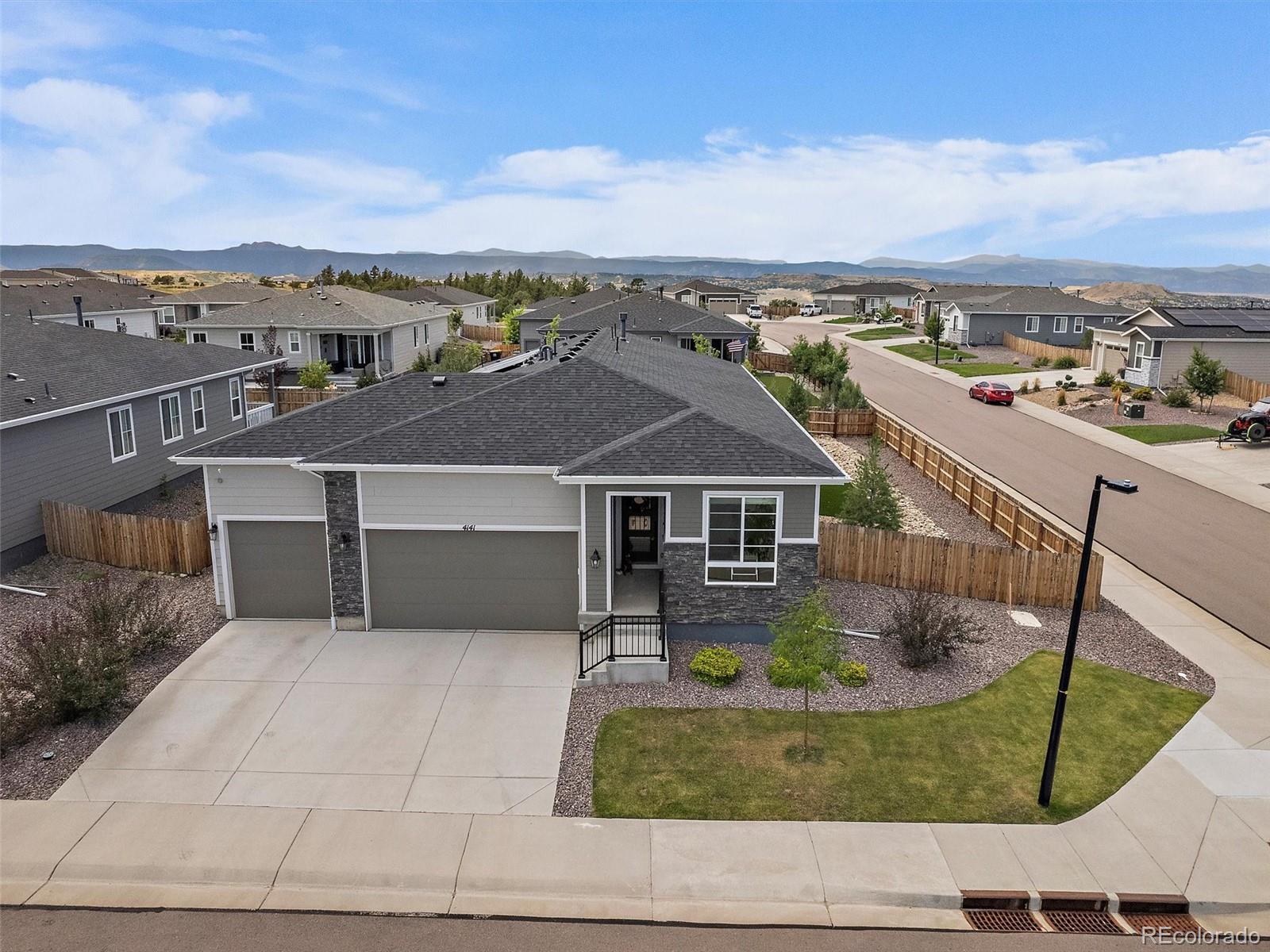 4141  Castle Vista Lane, castle rock MLS: 3910534 Beds: 3 Baths: 2 Price: $645,000