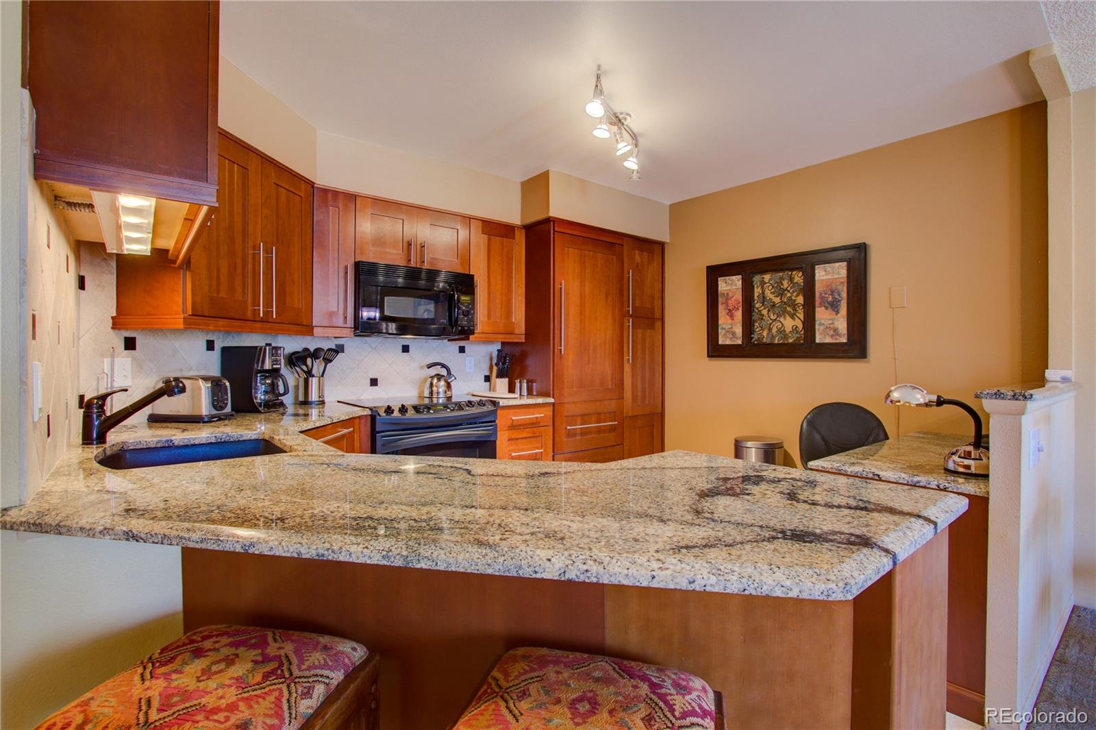 1625  larimer street, Denver sold home. Closed on 2025-07-08 for $355,500.