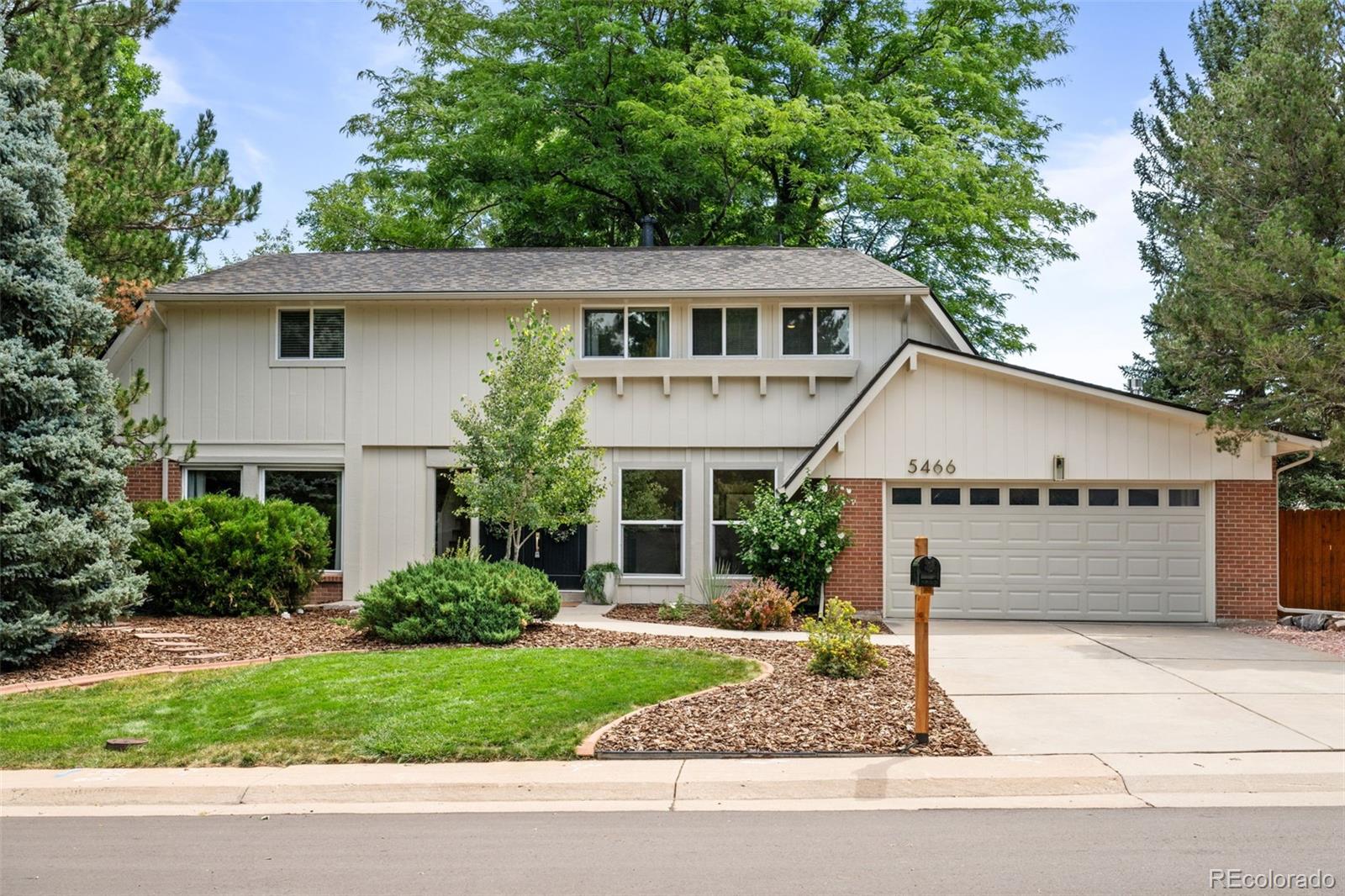 5466 w portland drive, Littleton sold home. Closed on 2024-09-25 for $1,025,000.