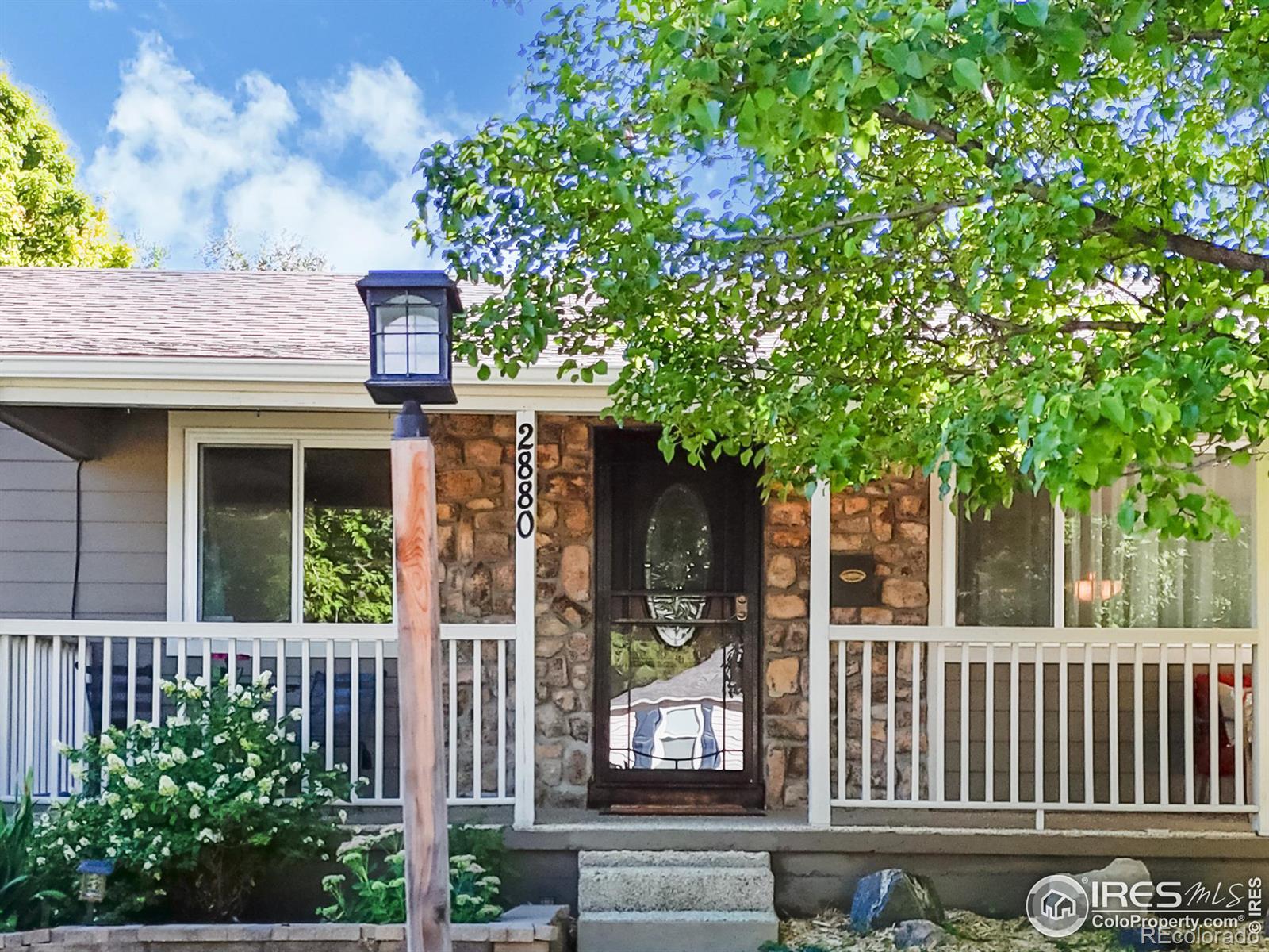 2880 s kearney street, Denver sold home. Closed on 2024-11-01 for $559,300.