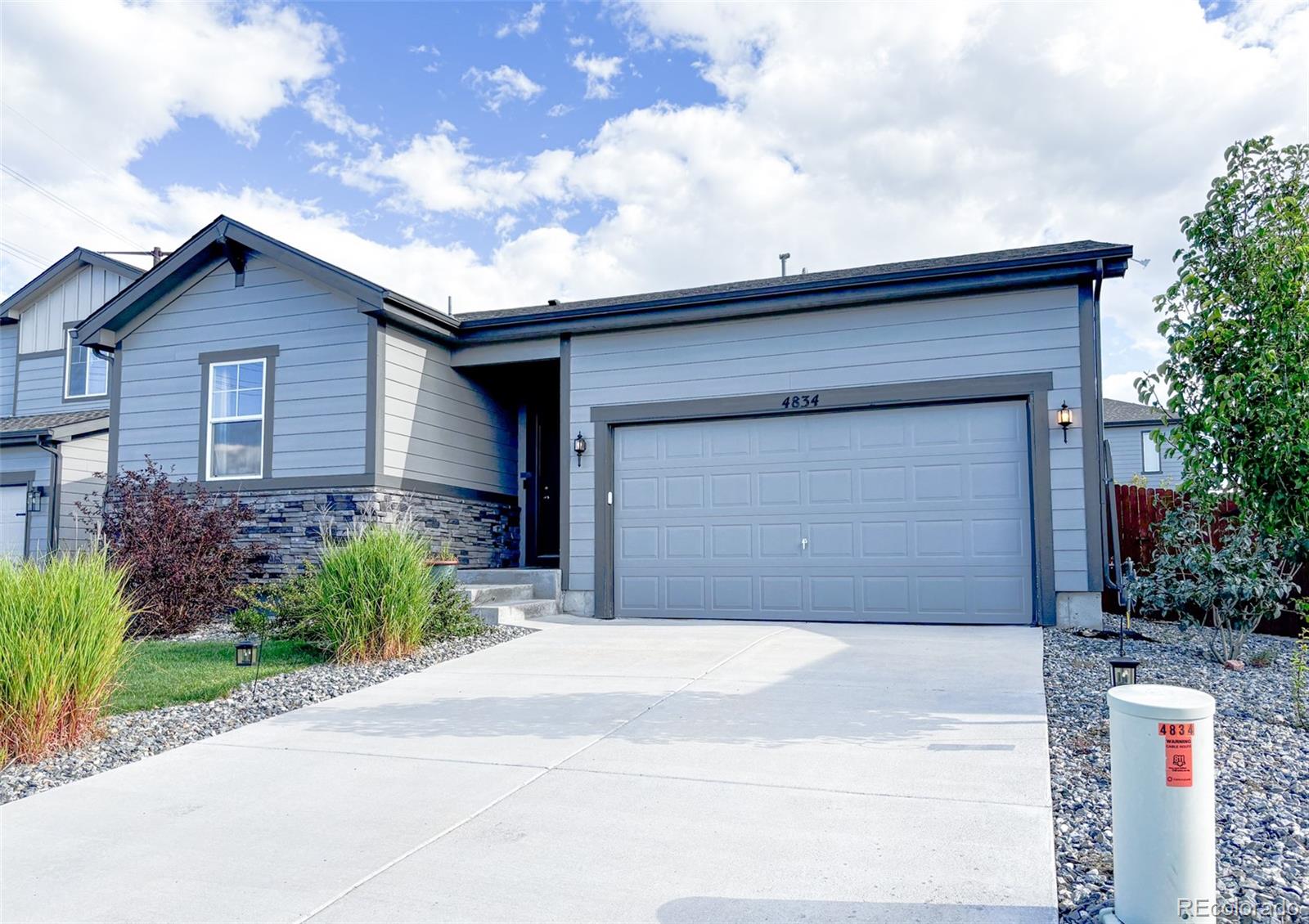 4834  Native Birch Lane, castle rock MLS: 4011317 Beds: 2 Baths: 2 Price: $499,900