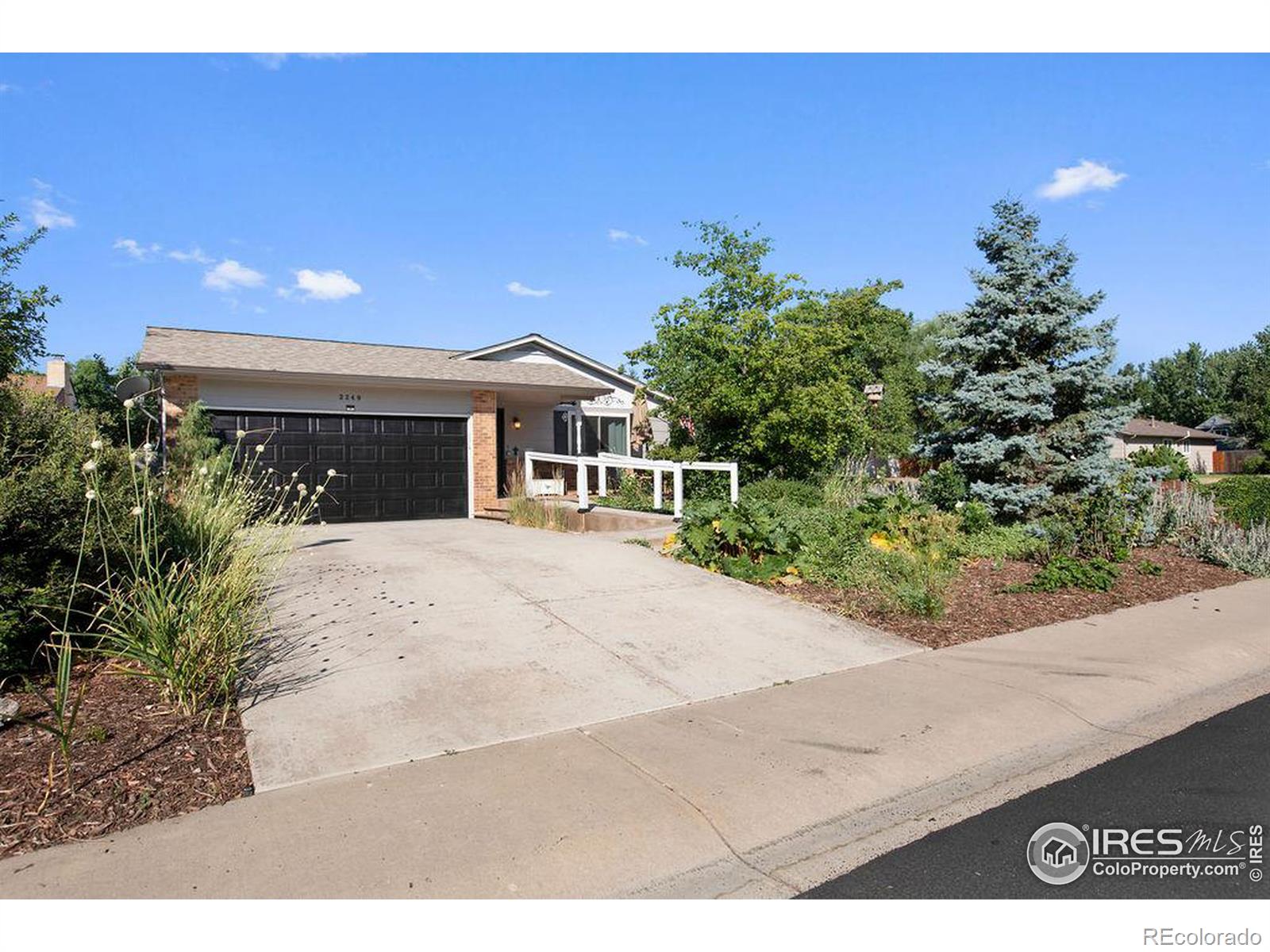 2249  Ayrshire Drive, fort collins MLS: 4567891017212 Beds: 5 Baths: 4 Price: $620,000