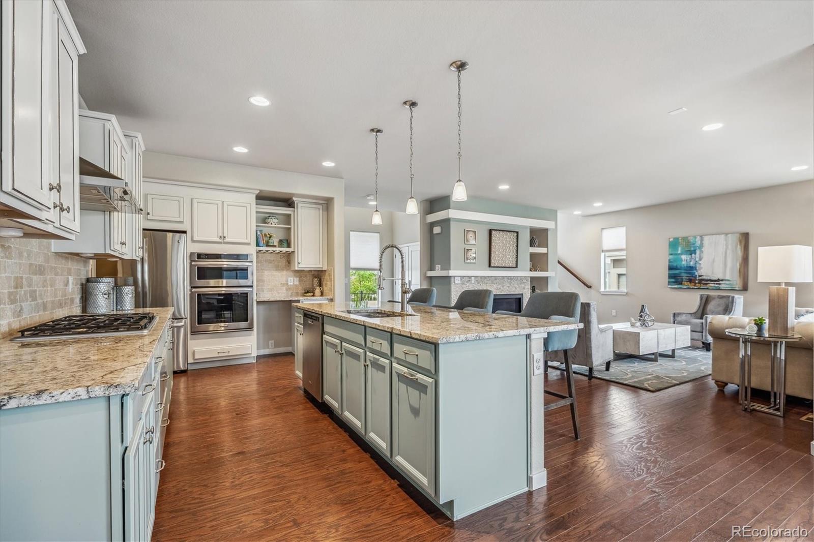 15658 W 95th Avenue, arvada MLS: 2207377 Beds: 3 Baths: 3 Price: $785,000