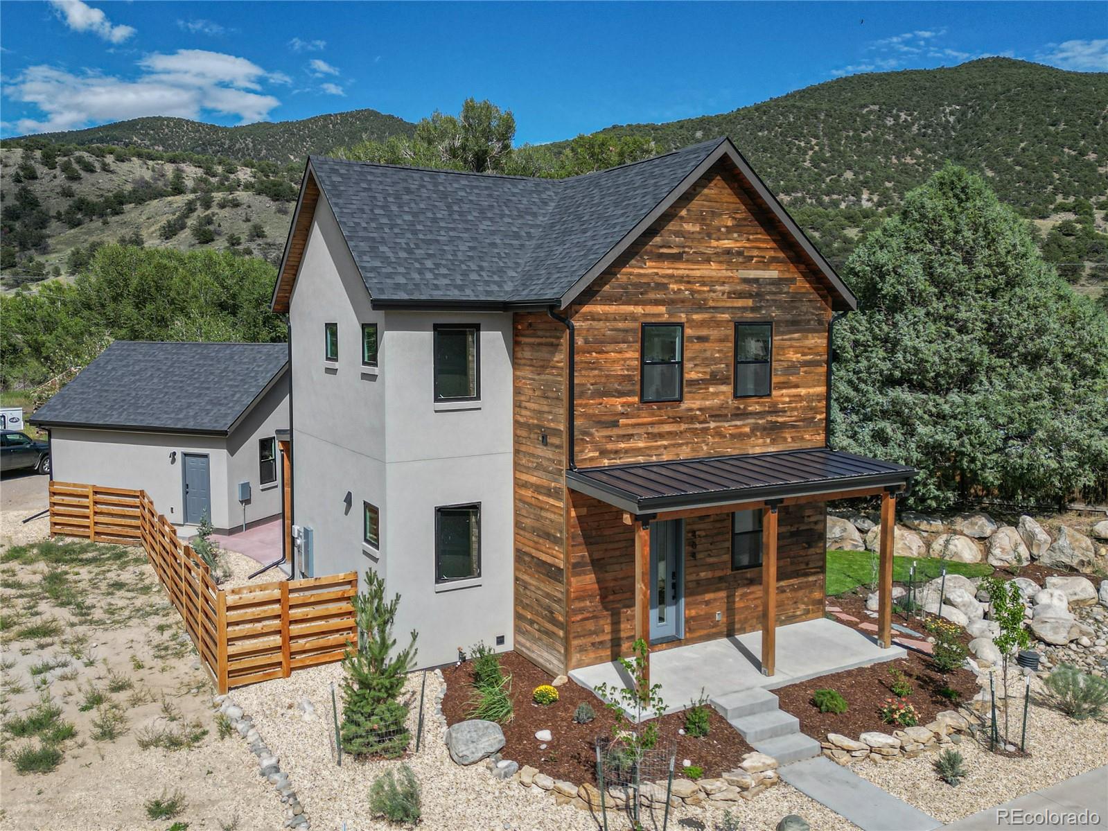 404  two rivers road, Salida sold home. Closed on 2024-11-02 for $840,000.