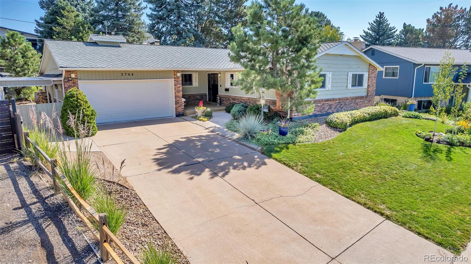 2764 S Ingalls Way, denver MLS: 2639653 Beds: 3 Baths: 3 Price: $699,900