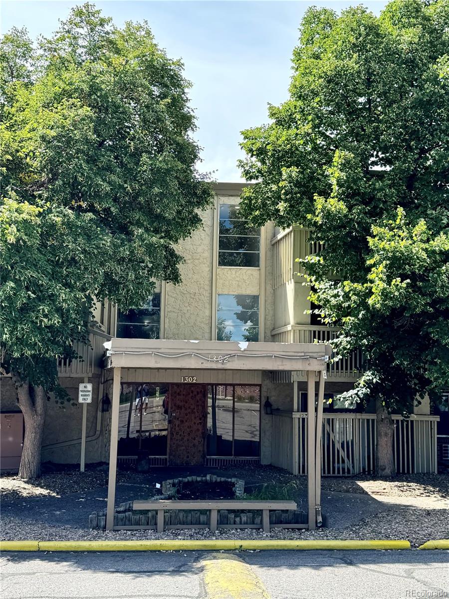 1302 S Parker Road 226, Denver  MLS: 9620543 Beds: 1 Baths: 1 Price: $79,900