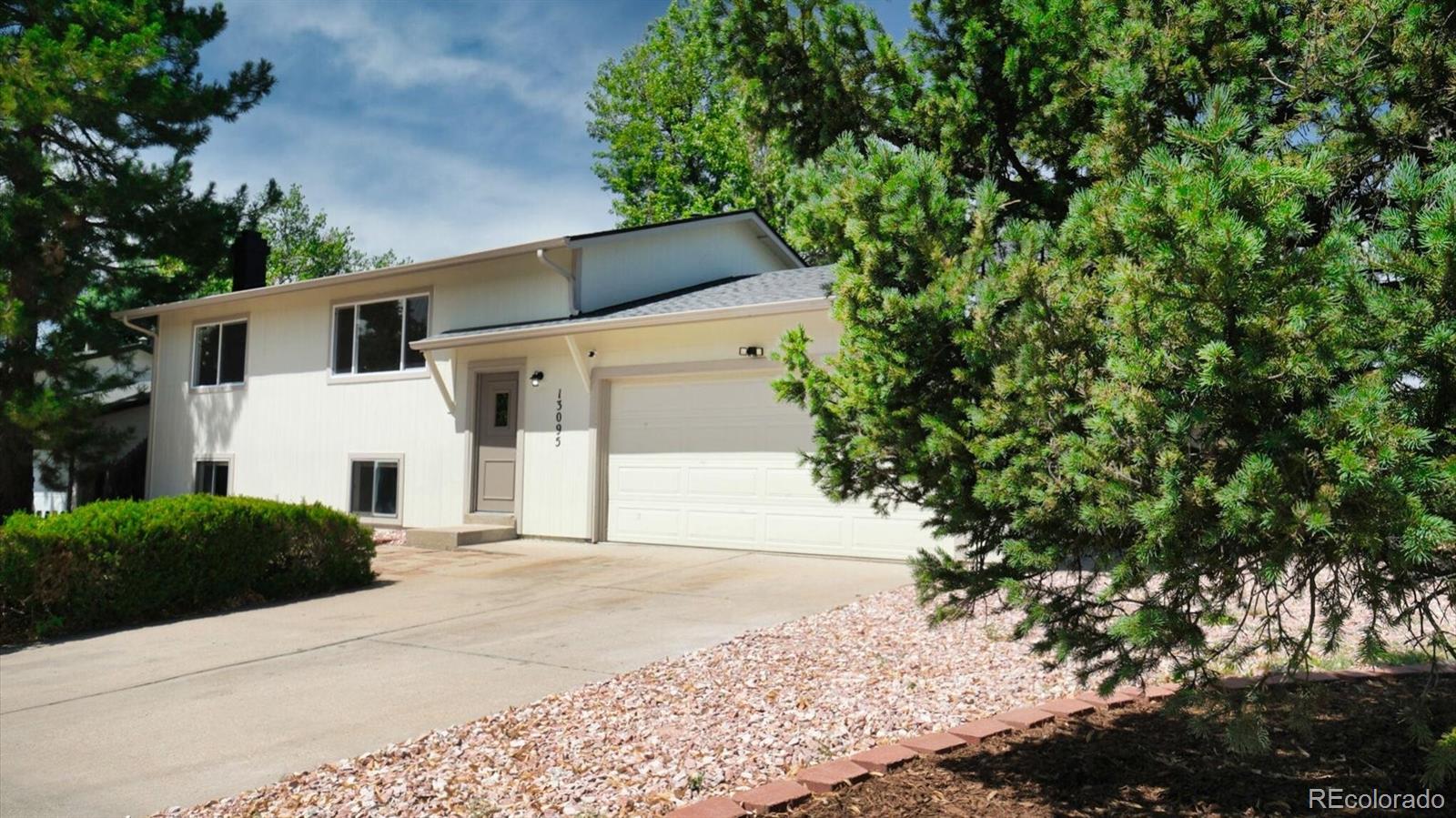 13095 E Carolina Drive, aurora MLS: 1559605 Beds: 3 Baths: 2 Price: $469,000