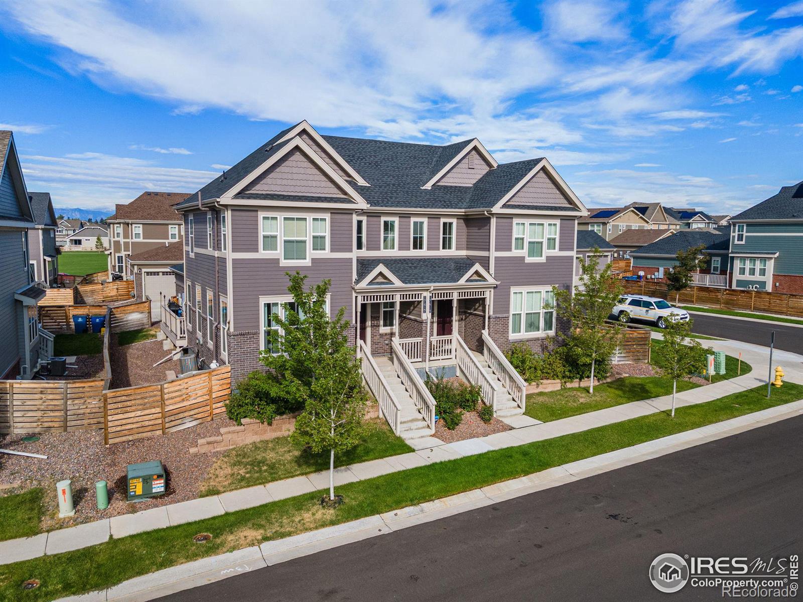 17617  Olive Street, broomfield MLS: 4567891017473 Beds: 3 Baths: 3 Price: $579,900