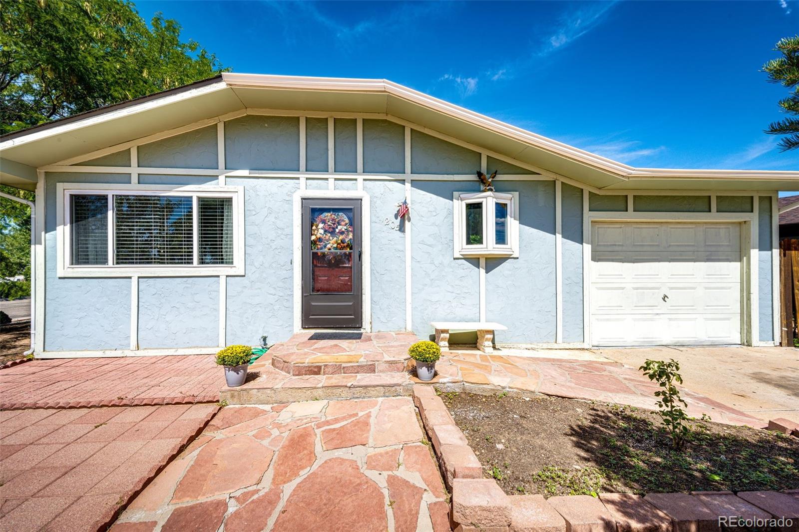 1205  Lancaster Court, fort lupton MLS: 7815726 Beds: 3 Baths: 2 Price: $374,900
