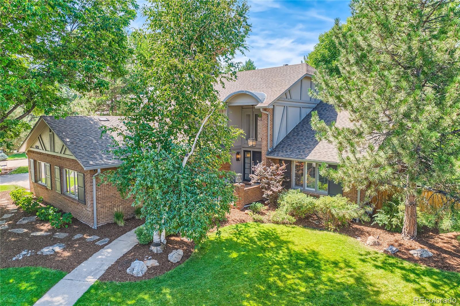 4256 w lake circle, Littleton sold home. Closed on 2024-10-11 for $1,515,000.