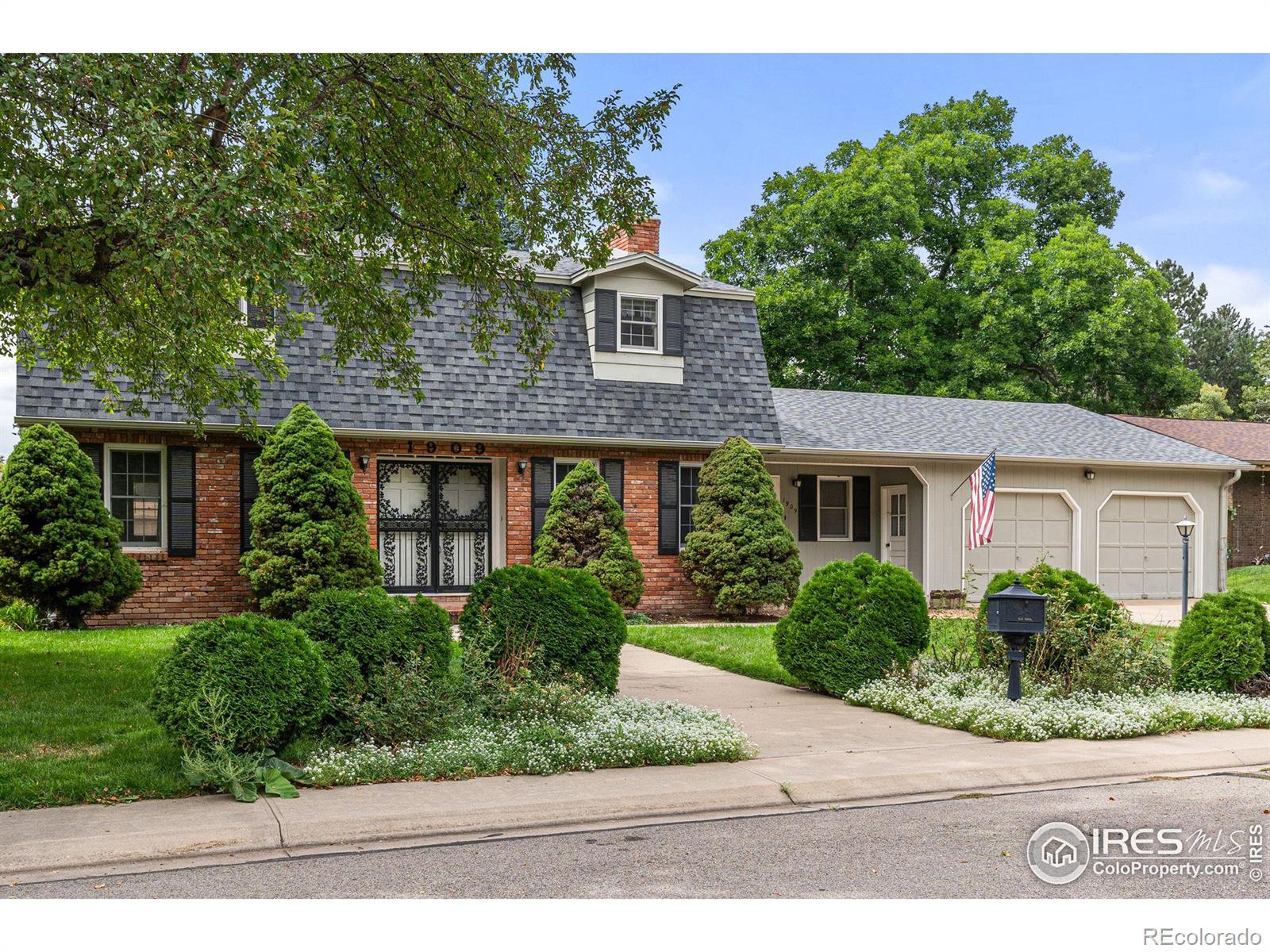 1909  Pawnee Drive, fort collins MLS: 4567891017530 Beds: 4 Baths: 4 Price: $875,000