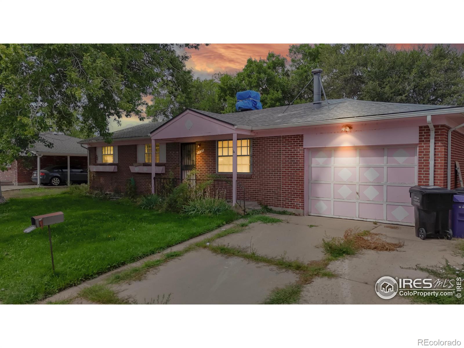 5537  Scranton Street, denver MLS: 4567891017533 Beds: 3 Baths: 2 Price: $385,000