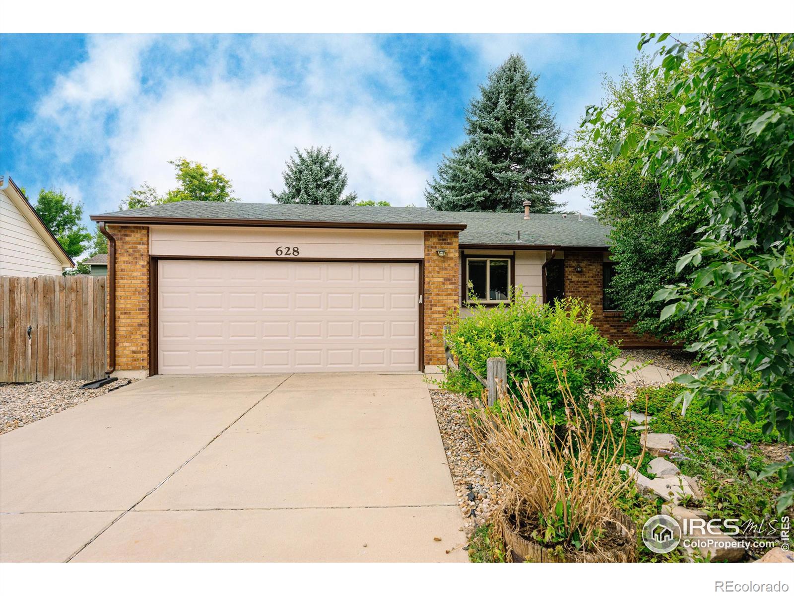 628 W 39th Street, loveland MLS: 4567891017616 Beds: 3 Baths: 2 Price: $425,000