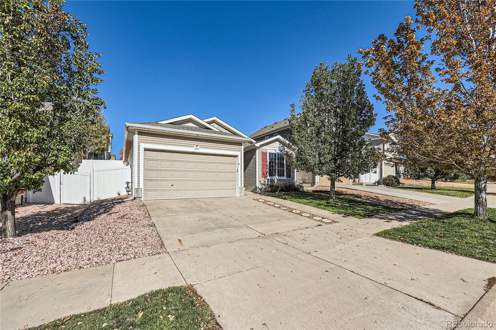 20143 E 55th Place, denver MLS: 7789558 Beds: 3 Baths: 2 Price: $465,000