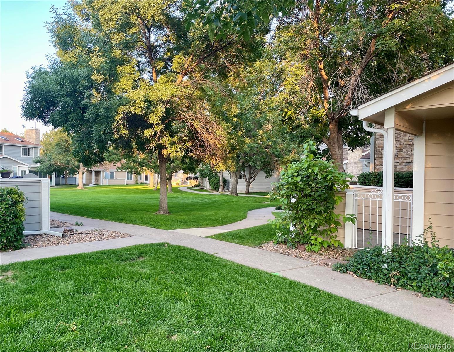 8416  everett way, Arvada sold home. Closed on 2024-10-04 for $420,000.