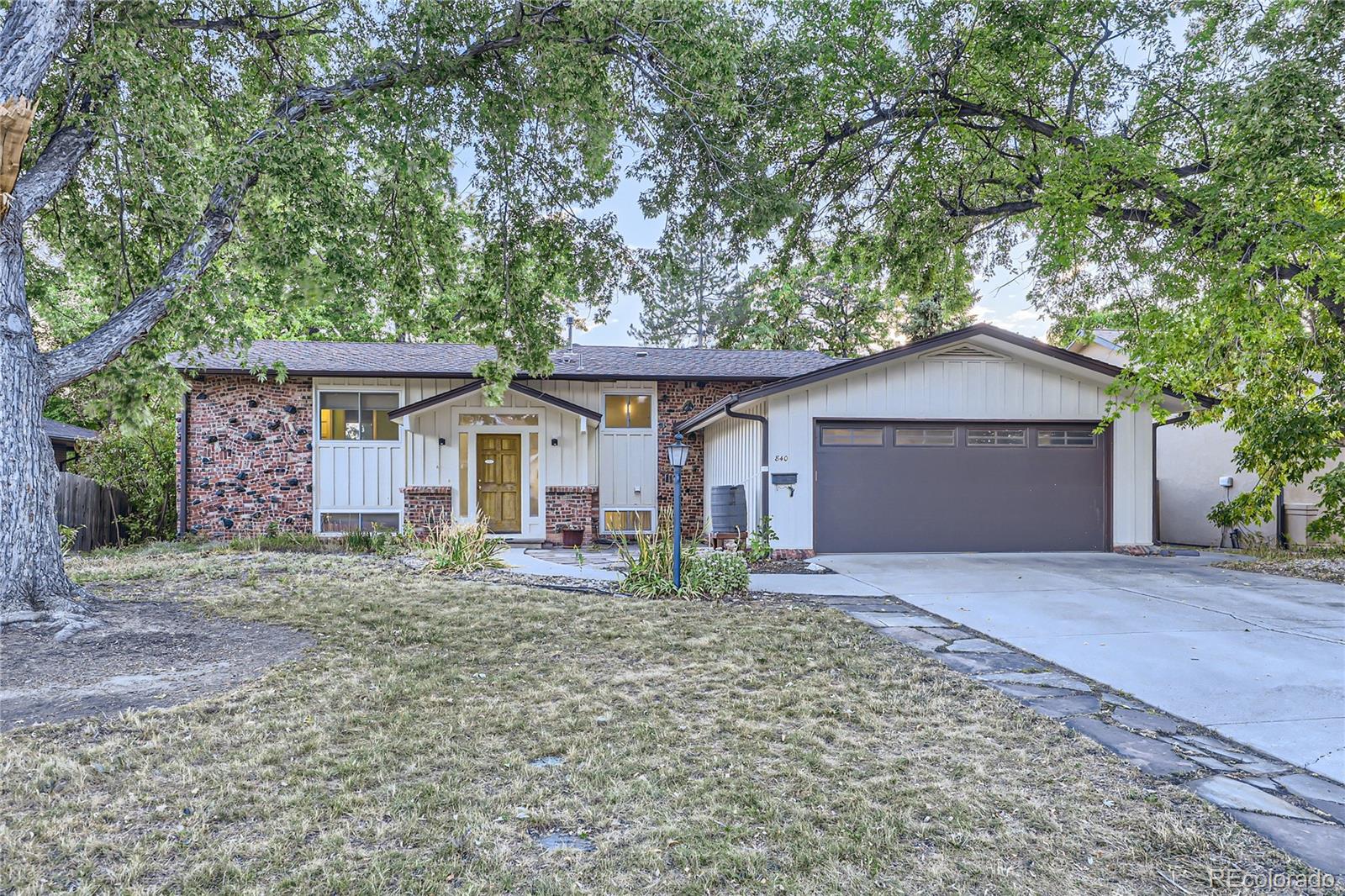 840  Country Club Court, broomfield MLS: 9262236 Beds: 5 Baths: 2 Price: $600,000