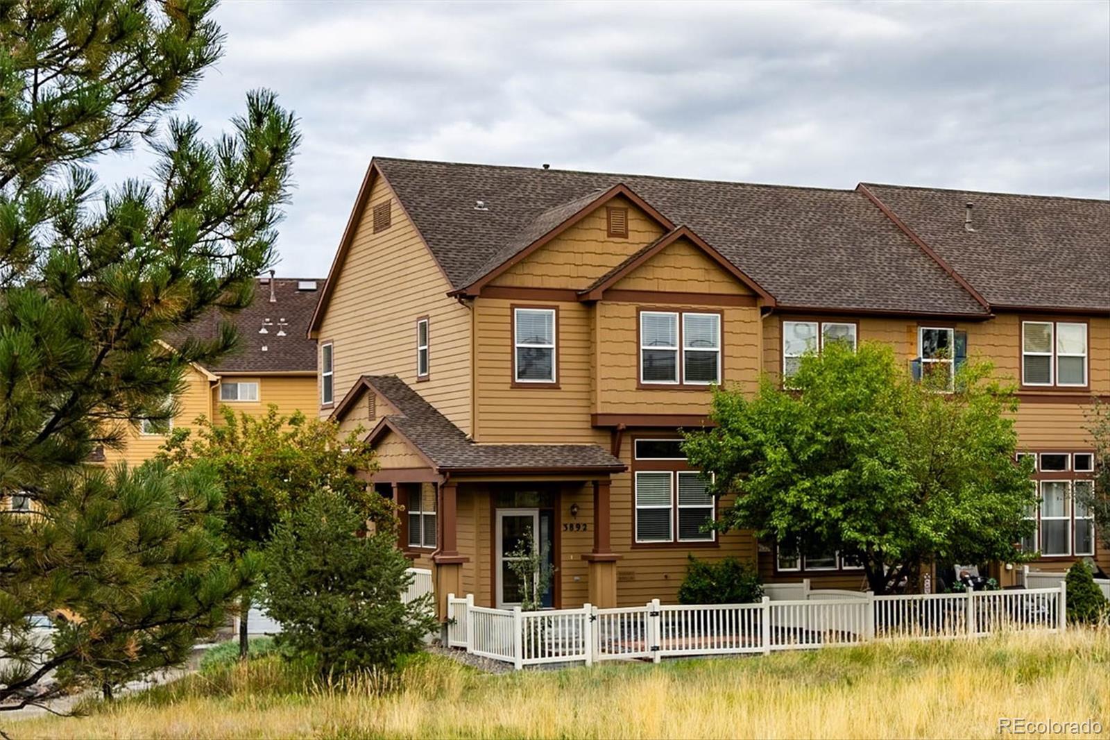 3892  Pecos Trail, castle rock MLS: 2328446 Beds: 3 Baths: 3 Price: $465,000