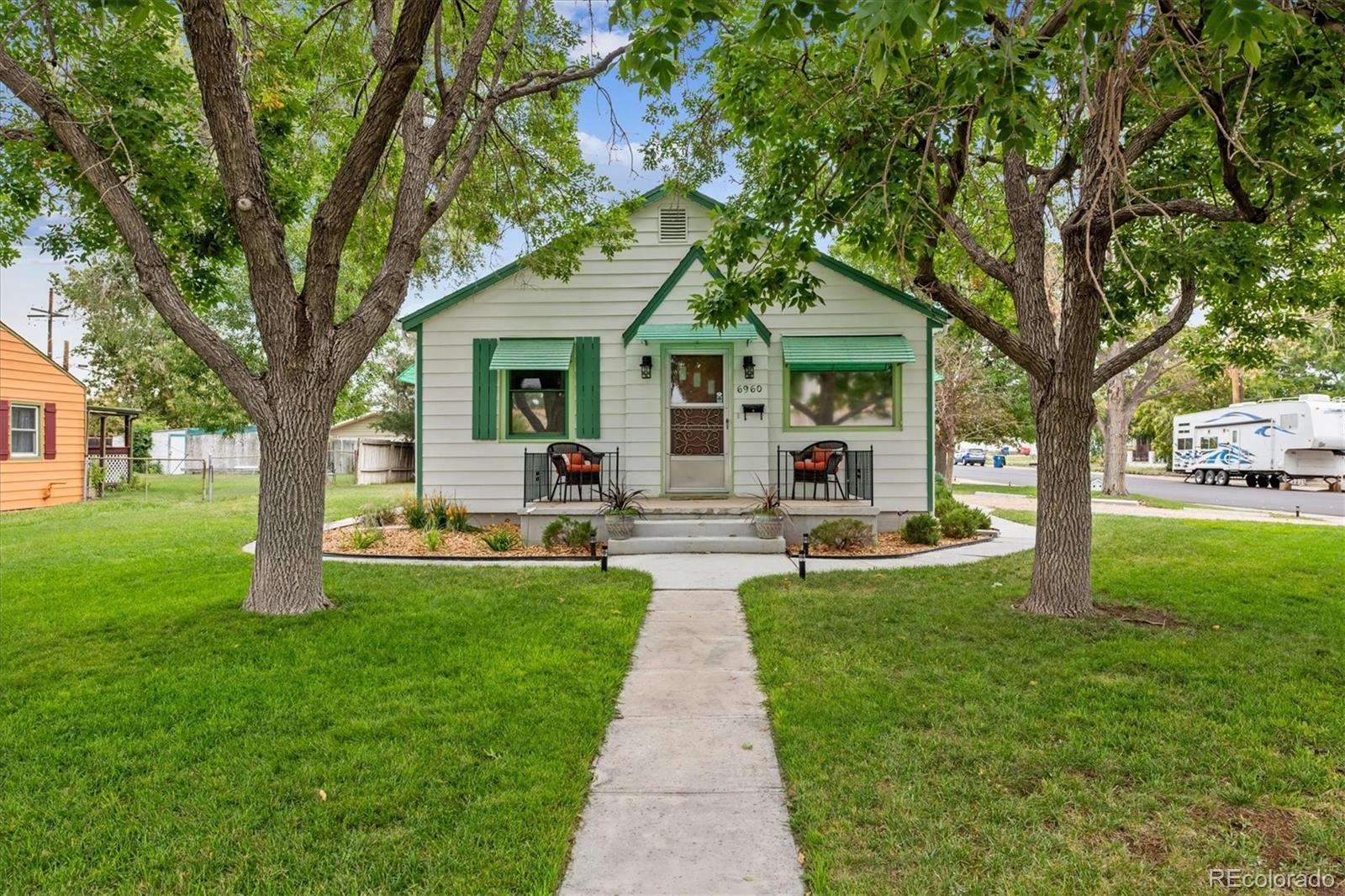 6960  Olive Street, commerce city MLS: 1536679 Beds: 2 Baths: 2 Price: $400,000