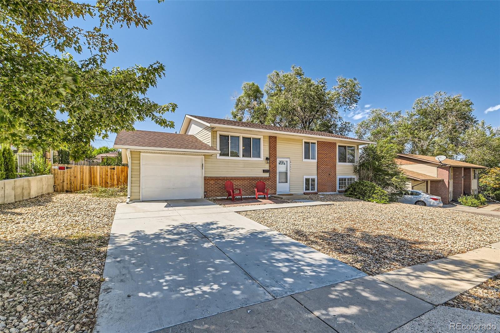 8257  conifer road, Denver sold home. Closed on 2024-10-16 for $474,900.