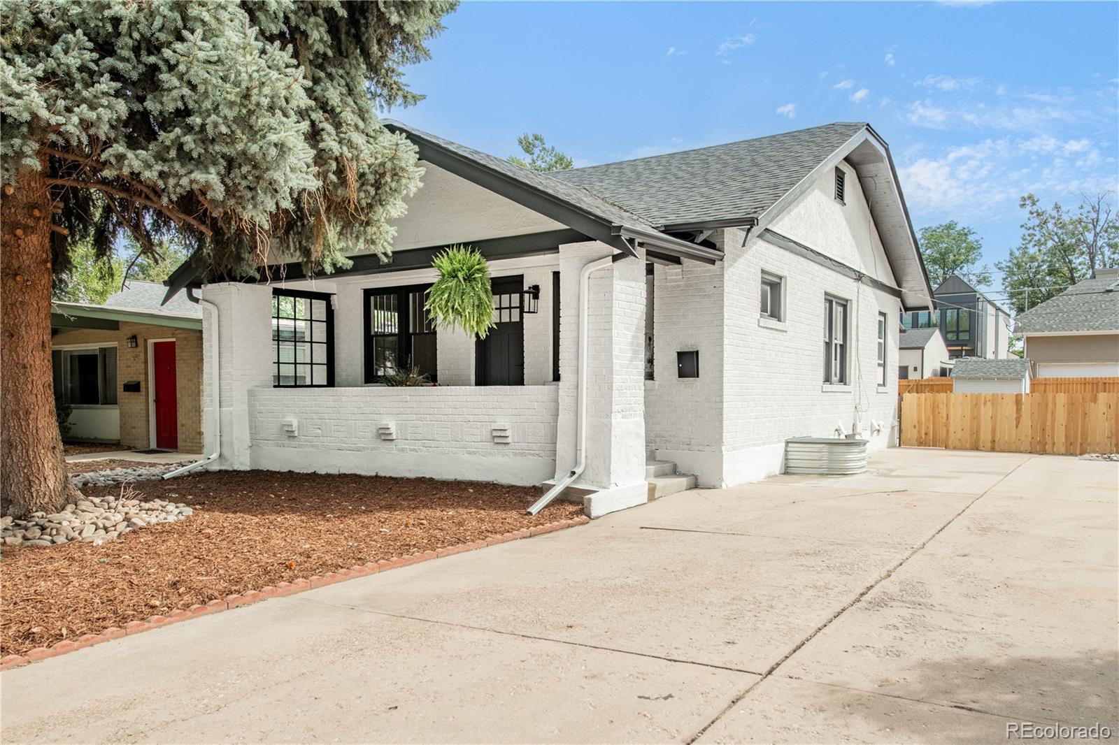 2476 s lincoln street, Denver sold home. Closed on 2024-10-31 for $660,000.