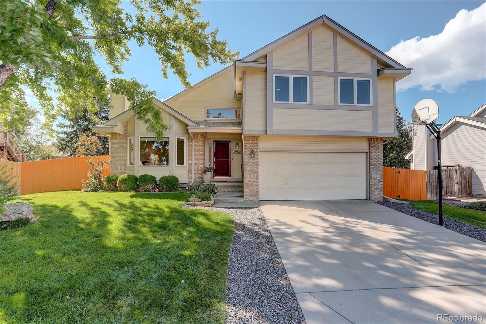 1250  Stonehaven Avenue, broomfield MLS: 2139550 Beds: 4 Baths: 4 Price: $640,000