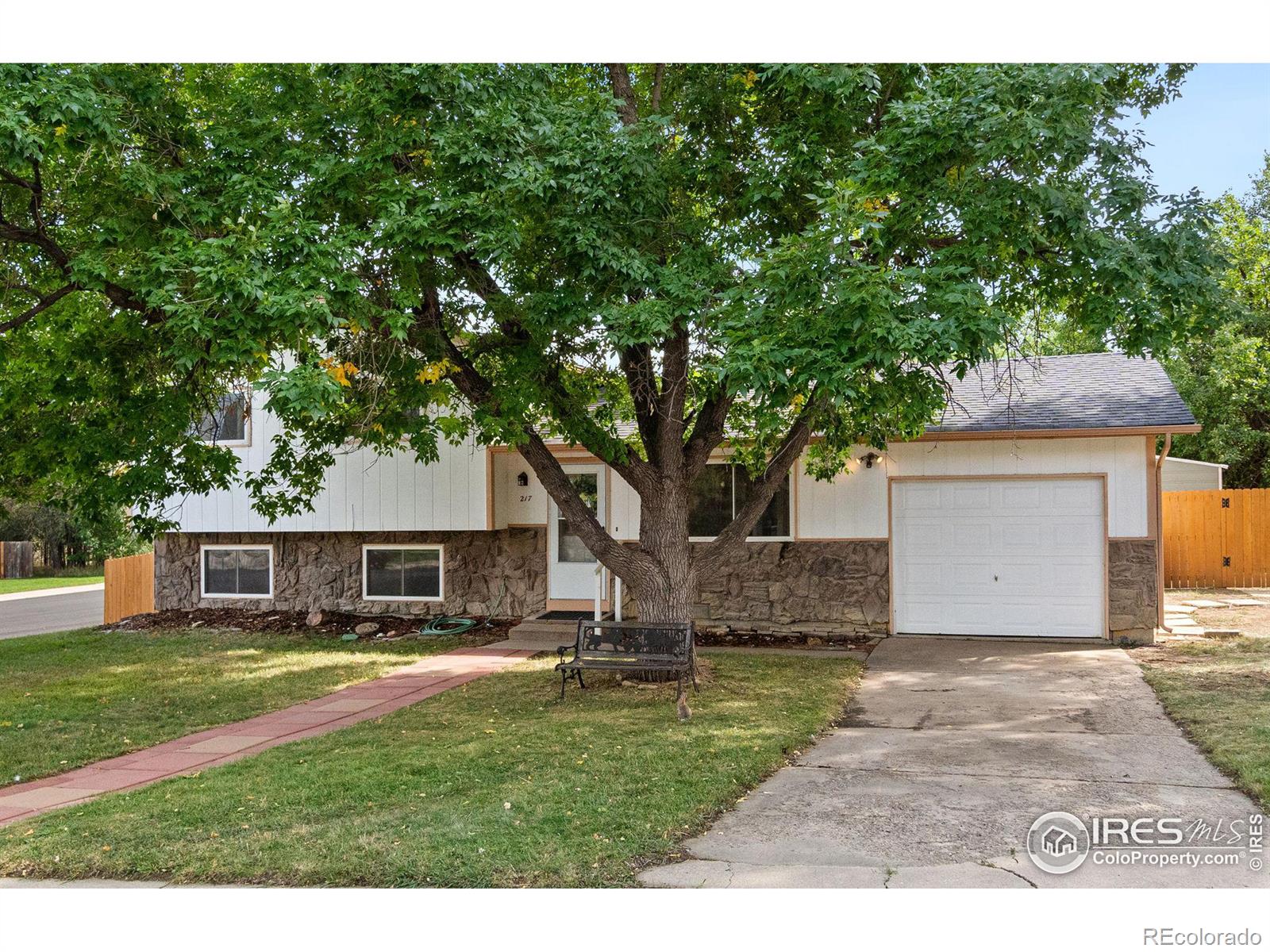 217  Gary Drive, fort collins MLS: 4567891018484 Beds: 3 Baths: 2 Price: $405,000