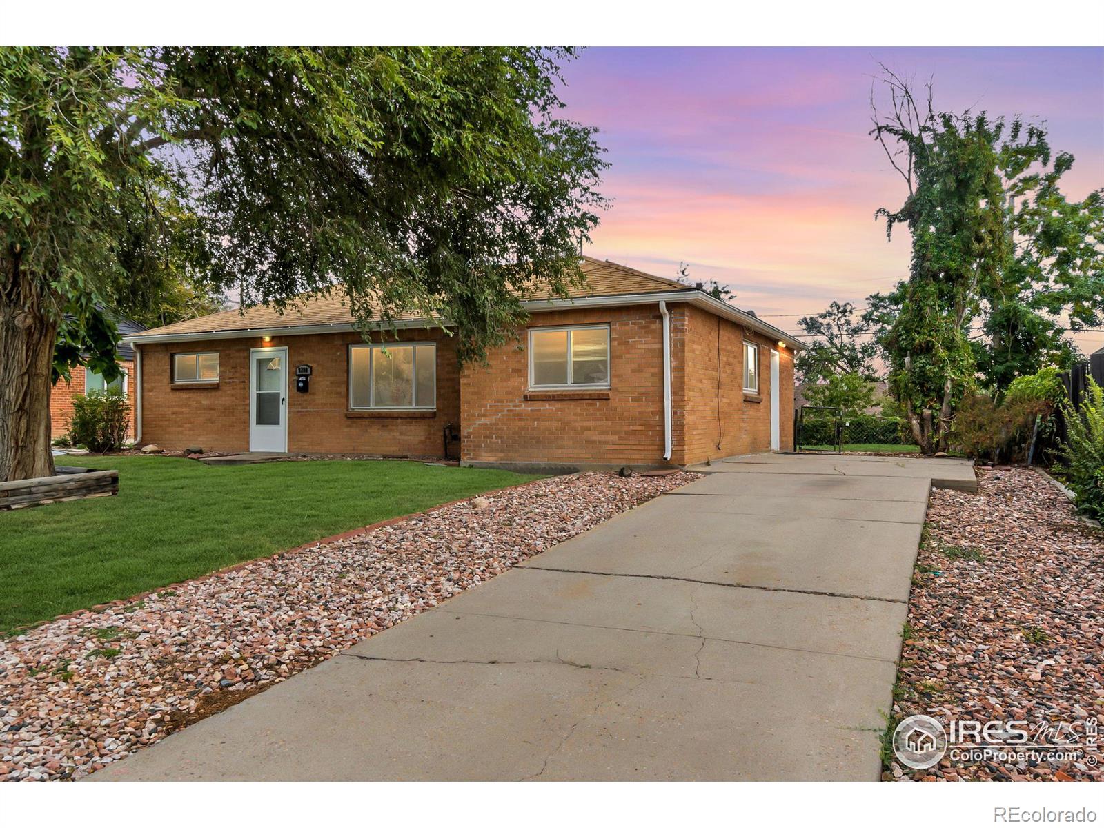 9200  Vine Street, thornton MLS: 4567891018613 Beds: 3 Baths: 2 Price: $400,000