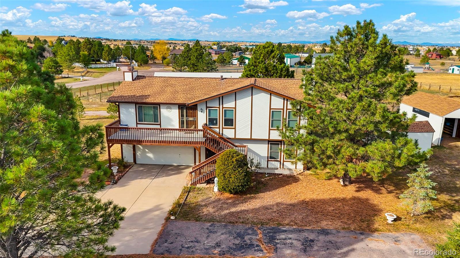 2127  Helen Court, parker MLS: 4595366 Beds: 3 Baths: 3 Price: $824,900