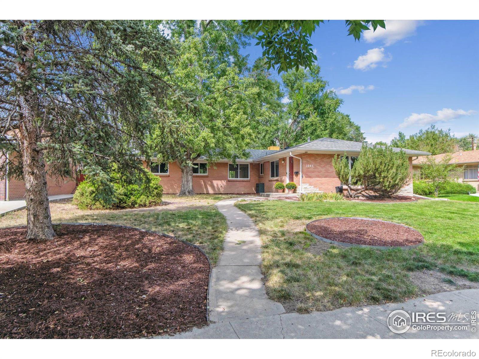 1045 W Midway Boulevard, broomfield MLS: 4567891018709 Beds: 4 Baths: 3 Price: $600,000