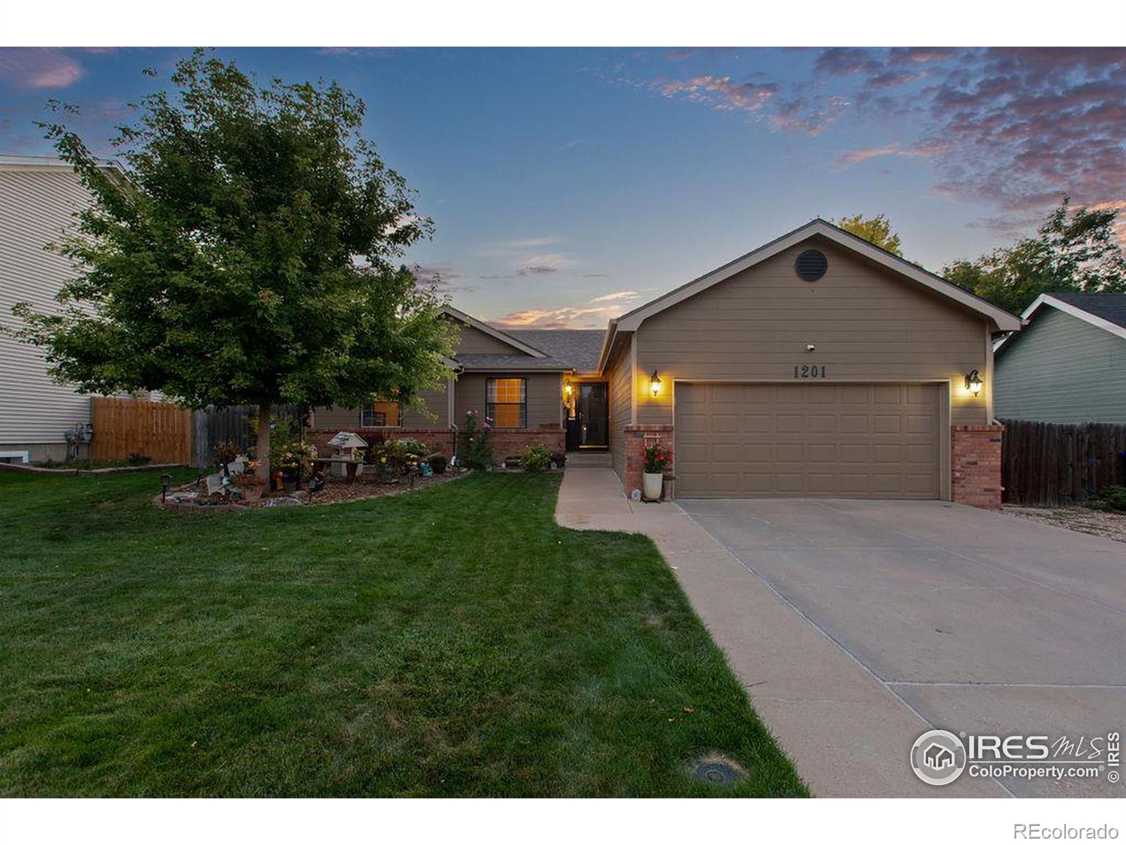 1201  52nd Avenue, greeley MLS: 4567891018719 Beds: 4 Baths: 3 Price: $485,000