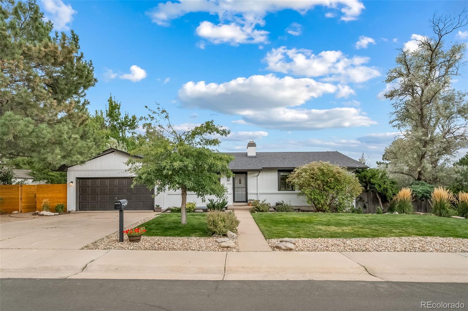 200  Burgess Drive, castle rock MLS: 4238025 Beds: 5 Baths: 2 Price: $674,900