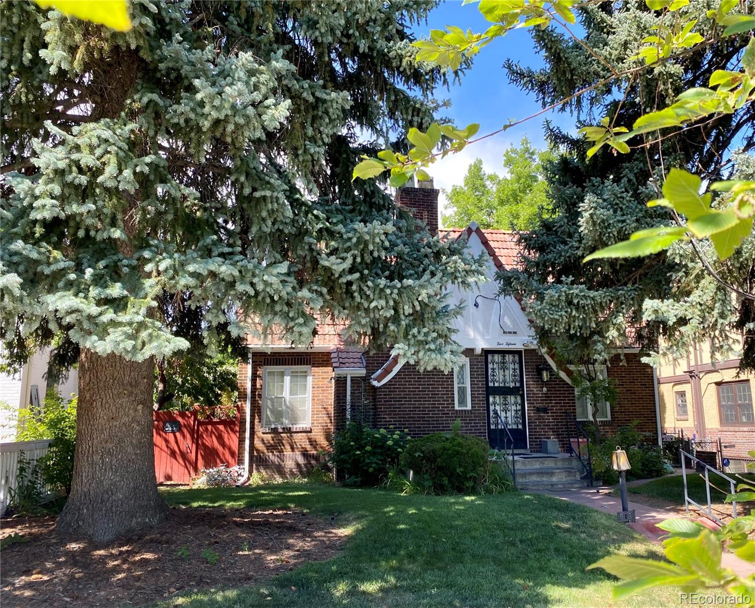 515  Clermont Street, denver MLS: 2223783 Beds: 3 Baths: 3 Price: $875,000