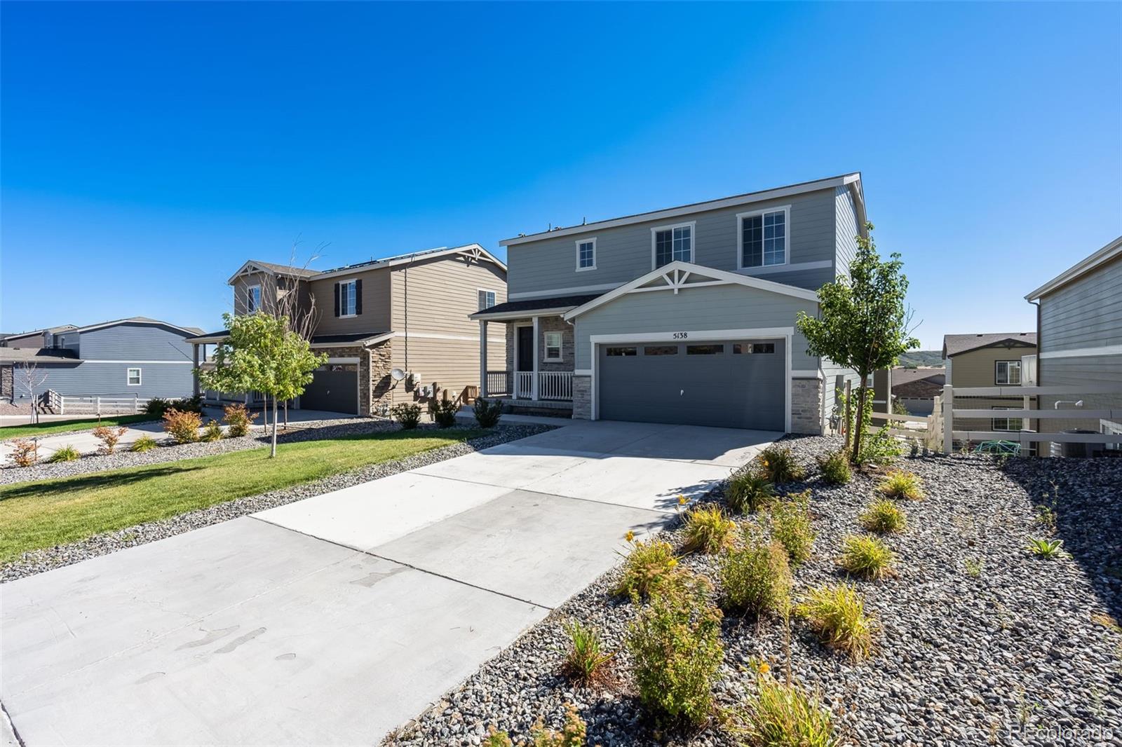 5138  Blue Lunar Lane, castle rock MLS: 4362895 Beds: 3 Baths: 3 Price: $575,000