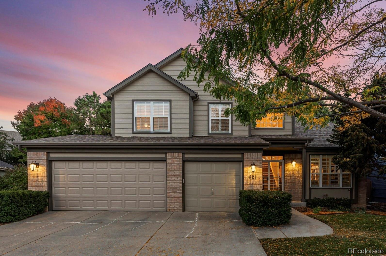 621  Huntington Drive, highlands ranch MLS: 3382556 Beds: 5 Baths: 4 Price: $899,900