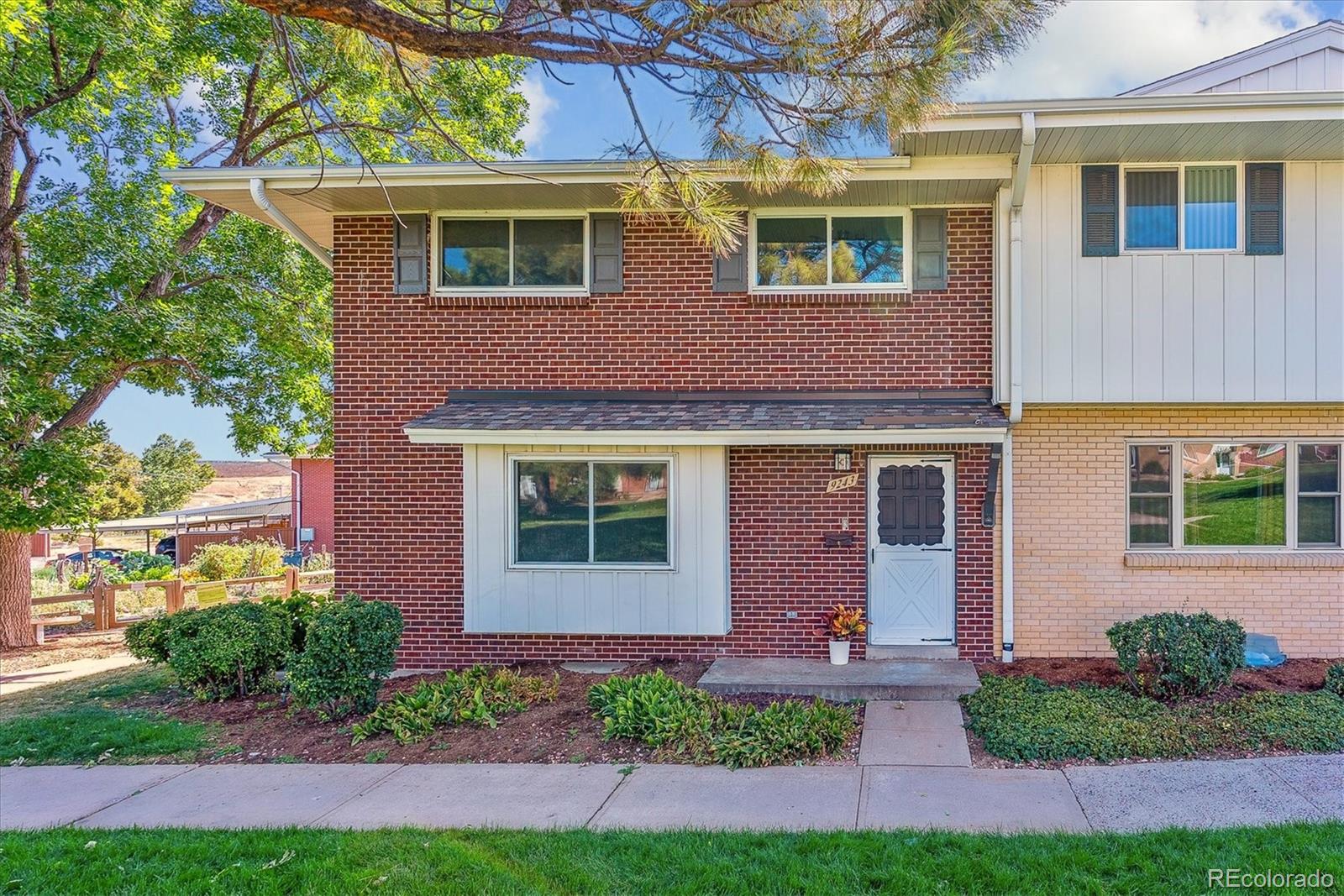 9243 E Oxford Drive , Denver  MLS: 5048639 Beds: 4 Baths: 4 Price: $375,000