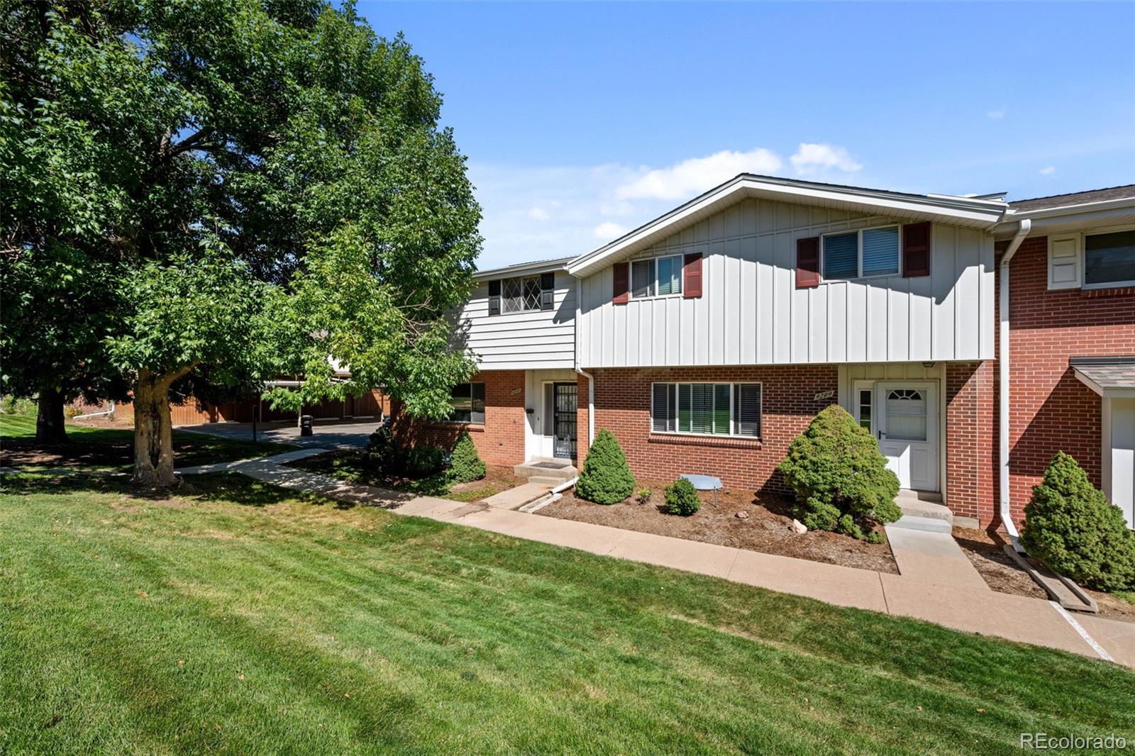 9211 E Oxford Drive , Denver  MLS: 8179903 Beds: 3 Baths: 3 Price: $395,000