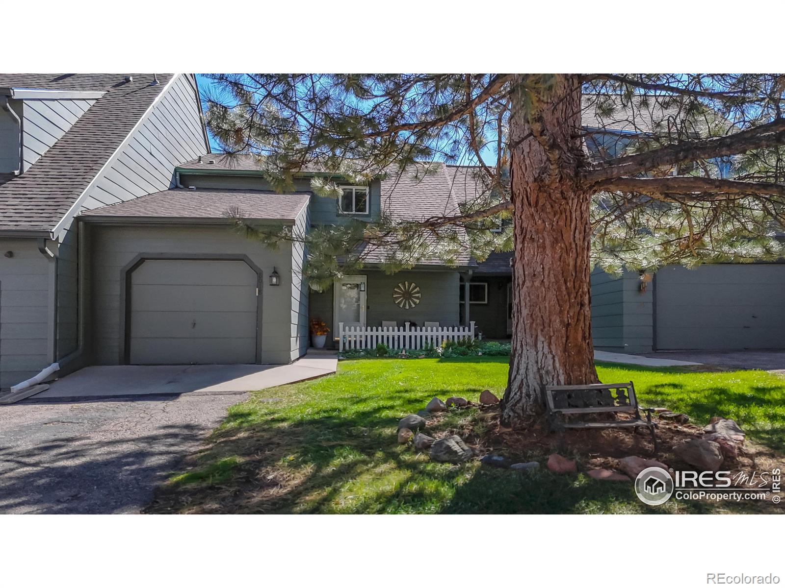 8018 W Spanish Peak , littleton MLS: 4567891019407 Beds: 3 Baths: 3 Price: $450,000